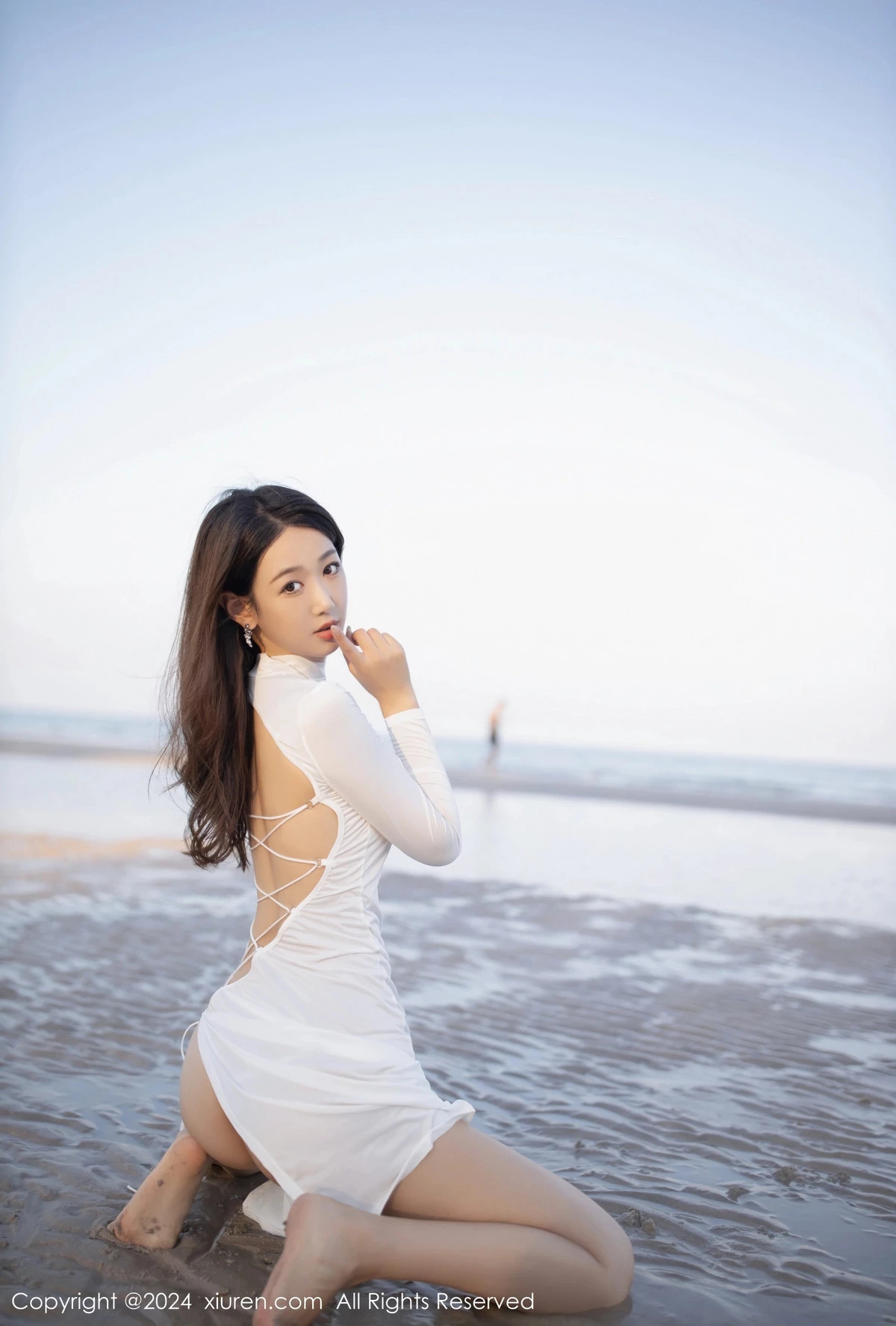 秀人集.com_[XiuRen秀人网]No.8110_模特唐安琪沙滩场景性感白色连衣短裙配白丝吊袜完美诱惑写真79P