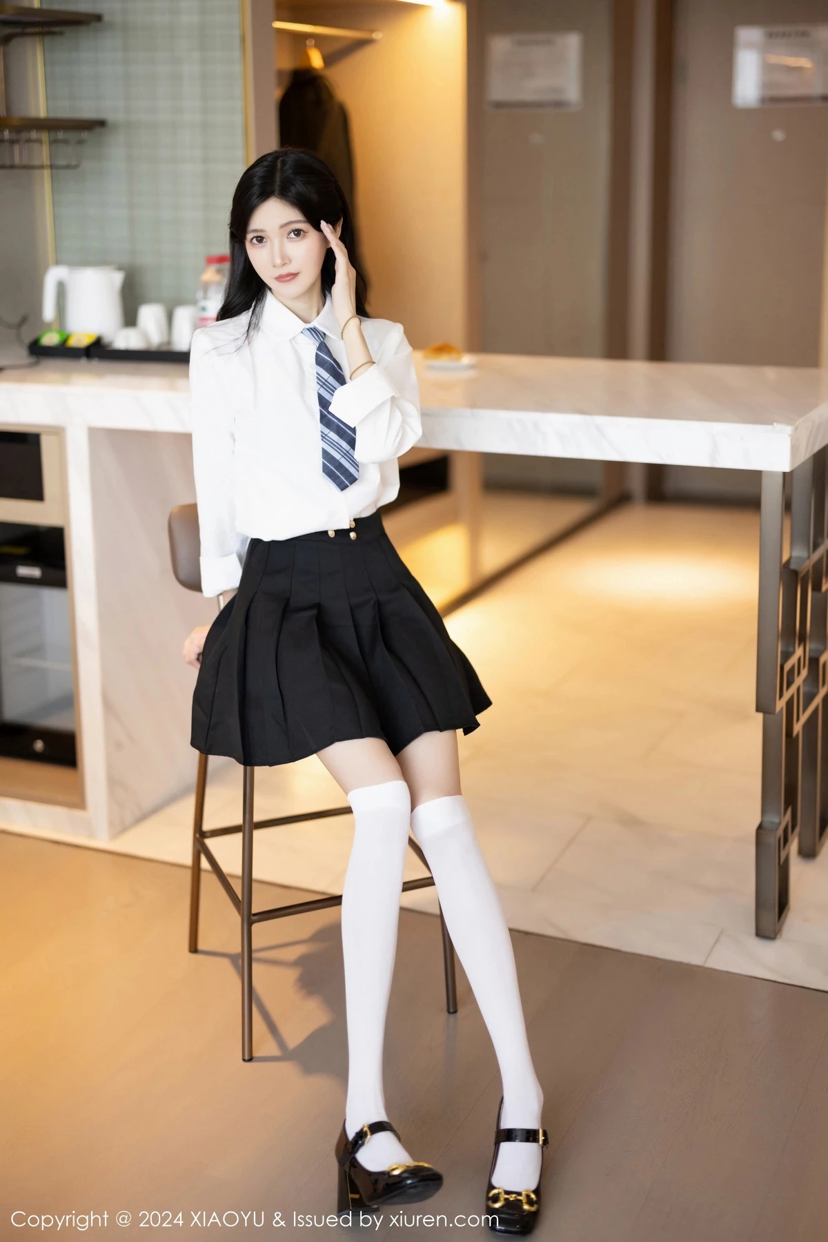 秀人集.com_[XiaoYu画语界]Vol.1204_模特程程程性感学妹制服露黑色内衣配白丝袜秀曼妙身姿诱惑写真83P