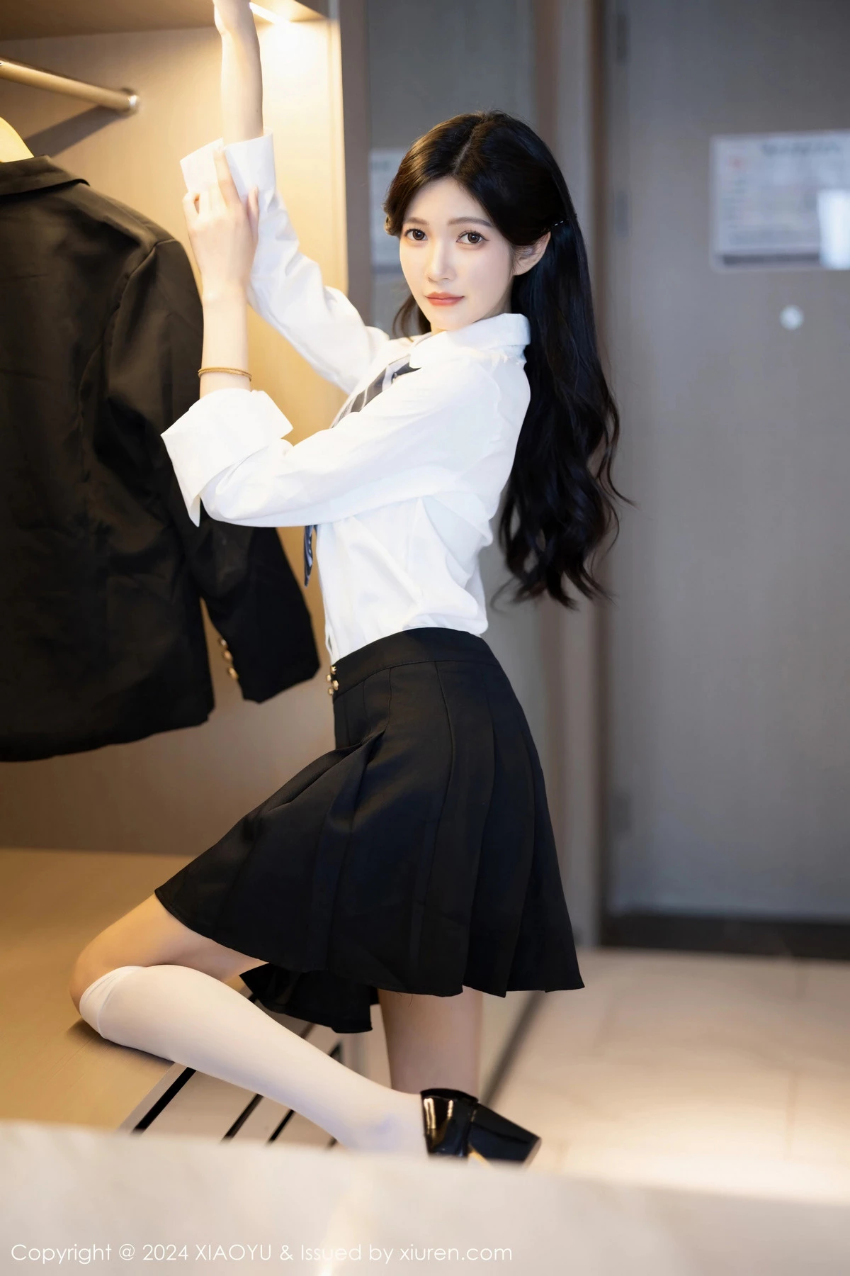 秀人集.com_[XiaoYu画语界]Vol.1204_模特程程程性感学妹制服露黑色内衣配白丝袜秀曼妙身姿诱惑写真83P