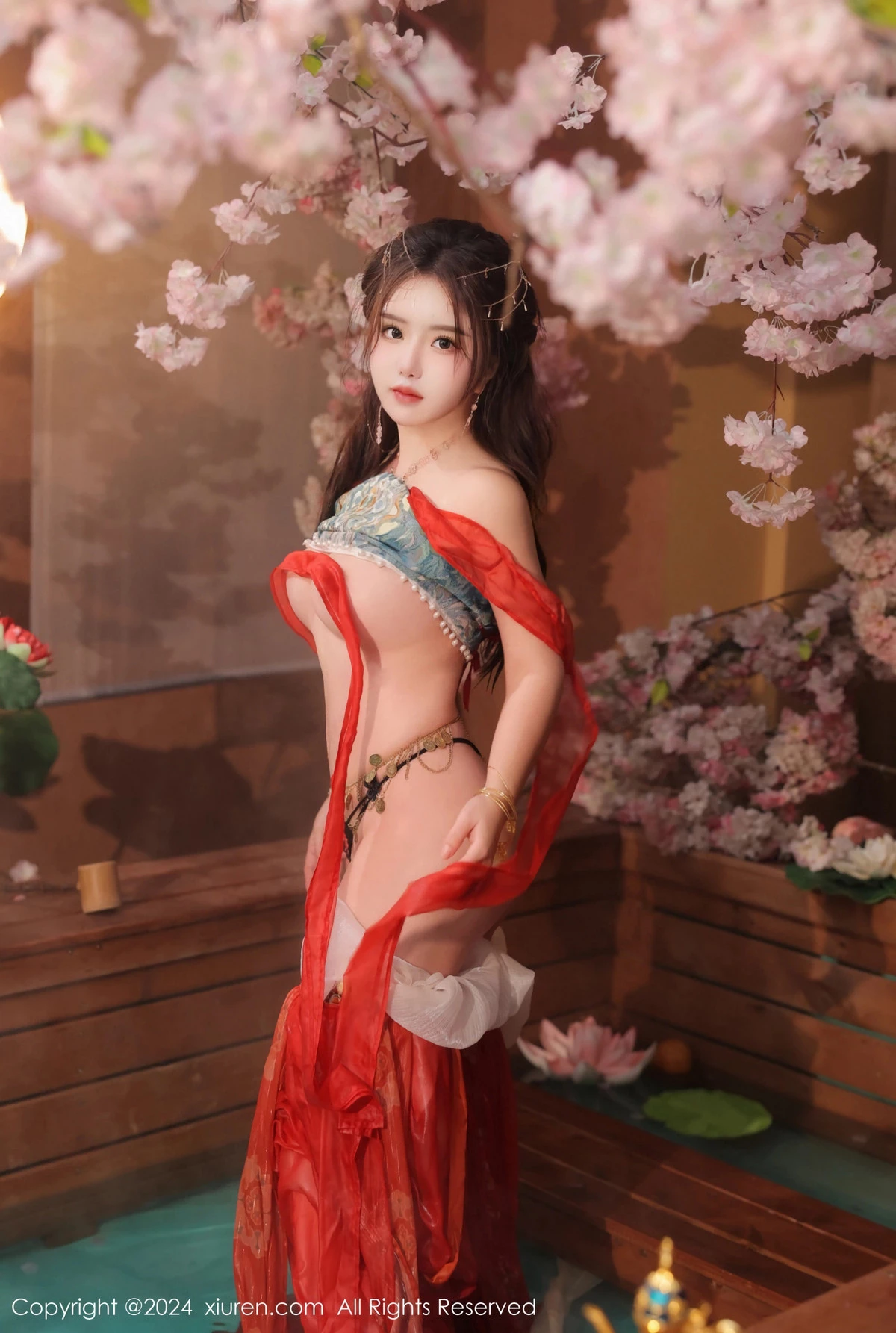 秀人集.com_[XiuRen秀人网]No.8146_模特小薯条nienie性感红色古装服饰配白丝袜秀完美身材诱惑写真82P