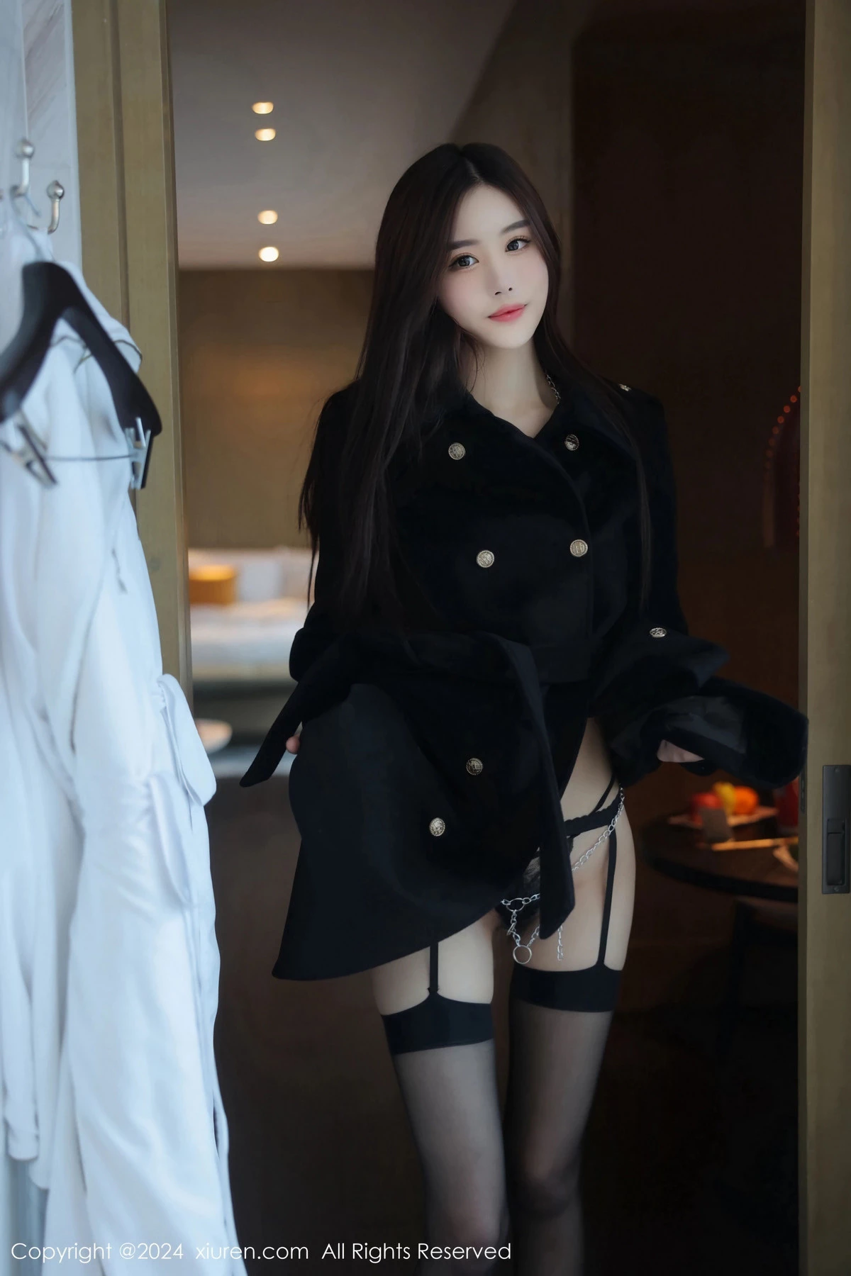 秀人集.com_[XiuRen秀人网]No.8152_模特晚苏susu脱黑色外衣露性感链式情趣内衣秀惹火身材诱惑写真76P