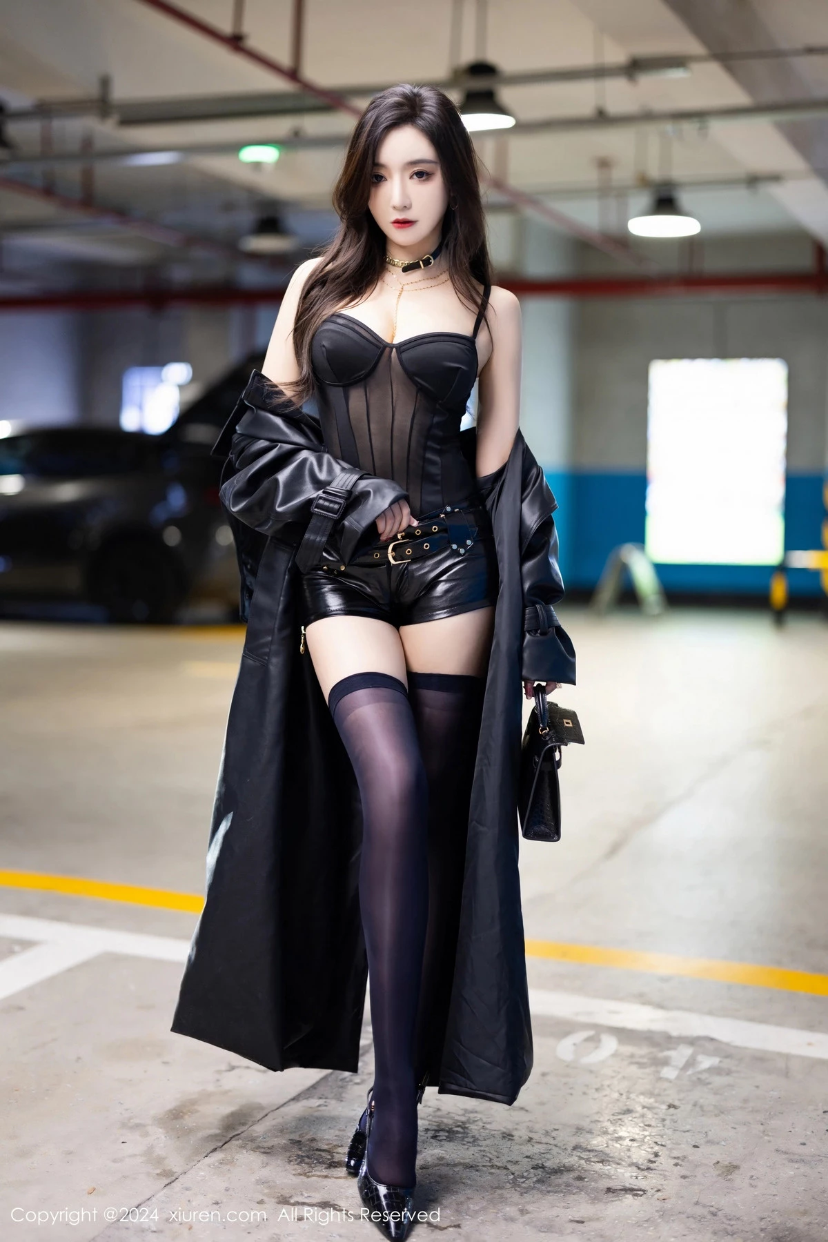 秀人集.com_[XiuRen秀人网]No.8158_女神王馨瑶yanni黑色轻透情趣服饰配黑丝袜秀完美身材诱惑写真84P