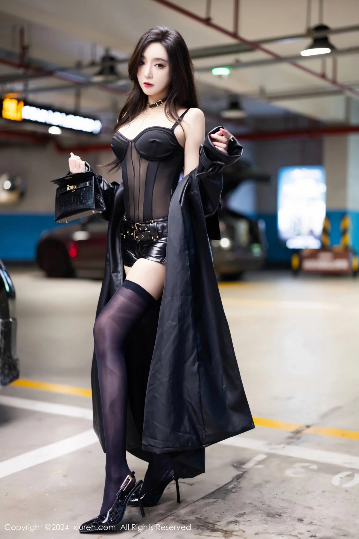 秀人集.com_[XiuRen秀人网]No.8158_女神王馨瑶yanni黑色轻透情趣服饰配黑丝袜秀完美身材诱惑写真84P