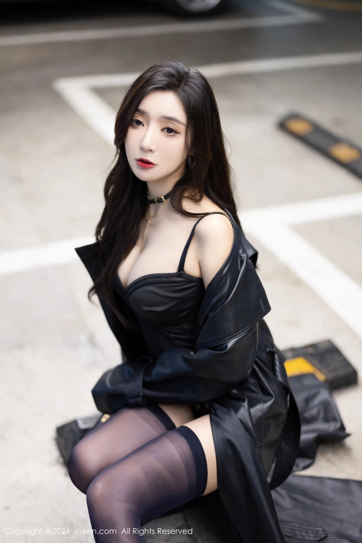 秀人集.com_[XiuRen秀人网]No.8158_女神王馨瑶yanni黑色轻透情趣服饰配黑丝袜秀完美身材诱惑写真84P