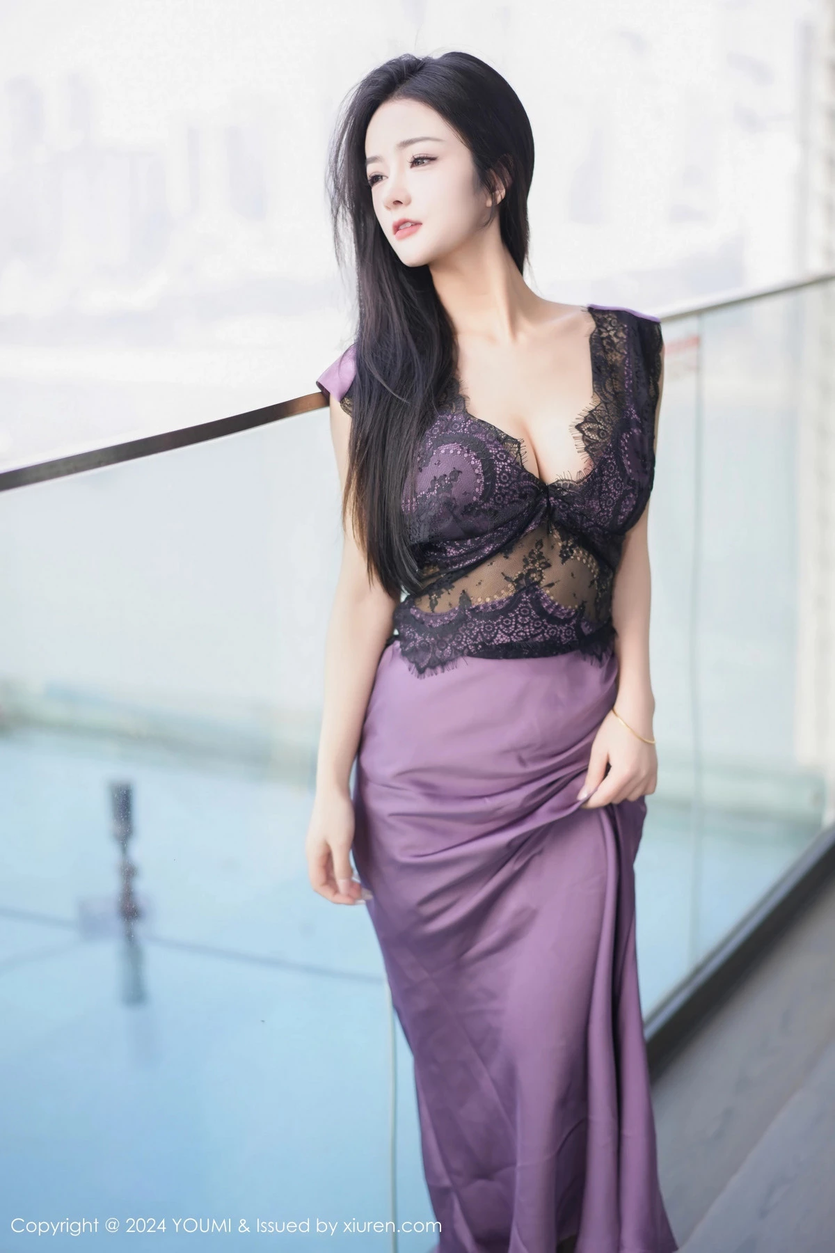 秀人集.com_[YouMi尤蜜荟]Vol.1036_模特小茶茶tea性感紫色轻透裙露蓝色内衣配黑丝袜极致魅惑写真81P