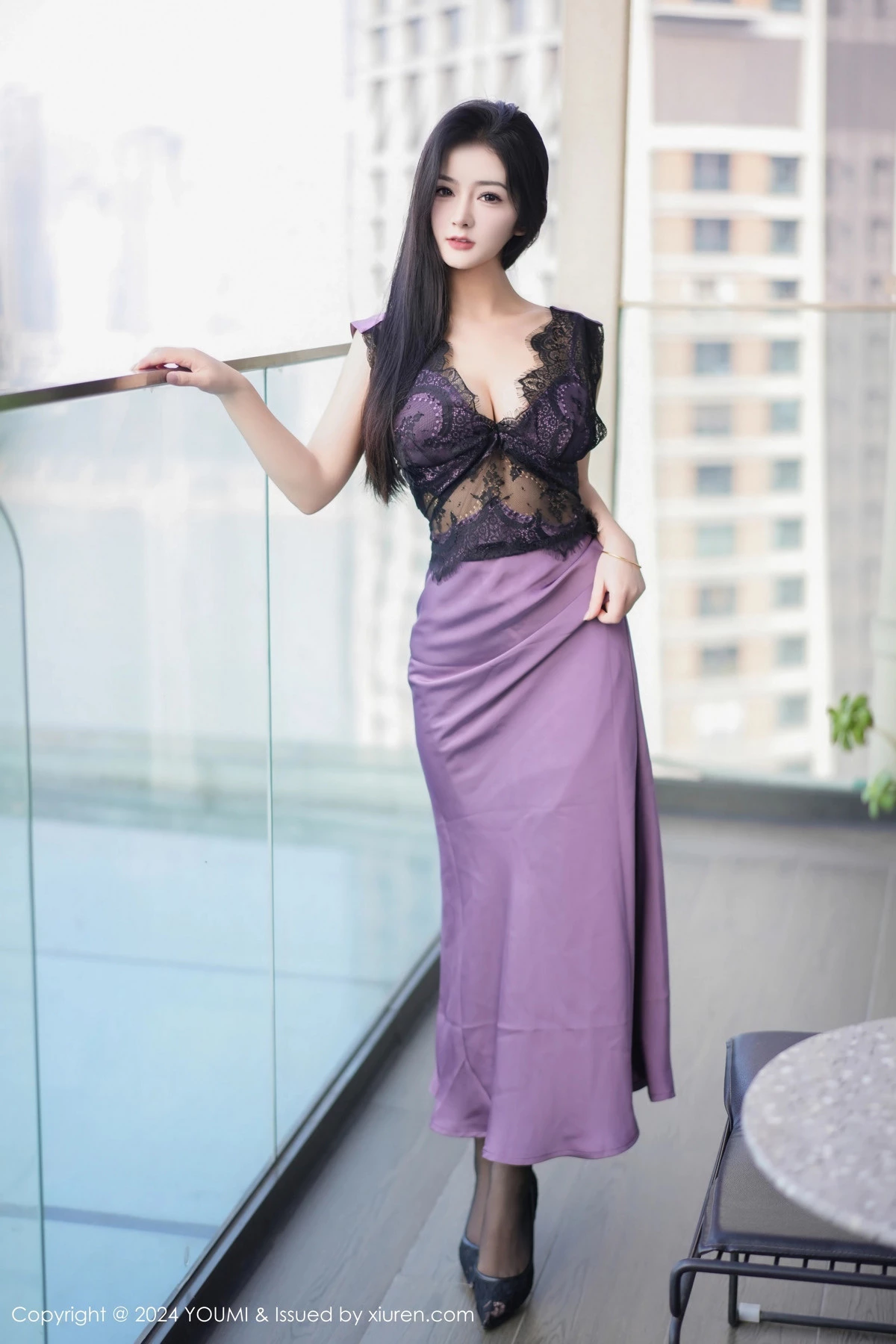 秀人集.com_[YouMi尤蜜荟]Vol.1036_模特小茶茶tea性感紫色轻透裙露蓝色内衣配黑丝袜极致魅惑写真81P