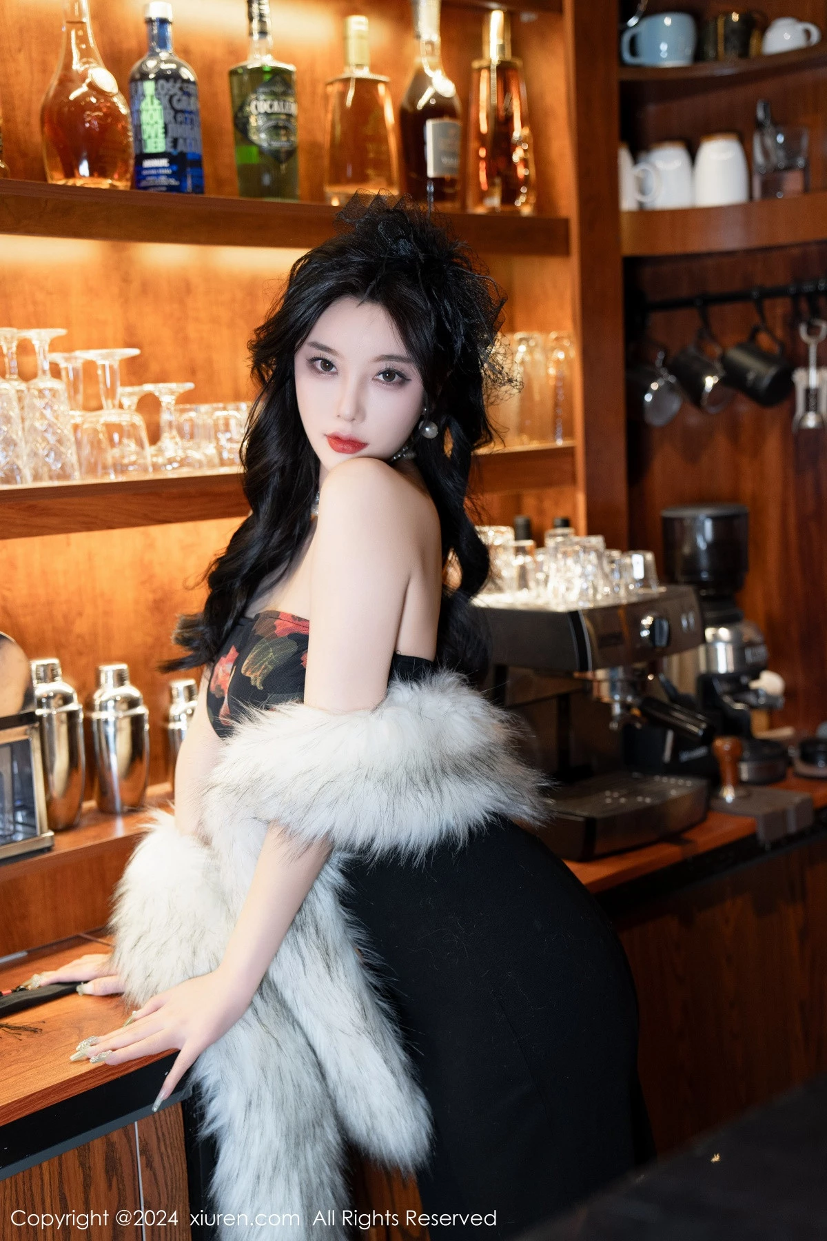 秀人集.com_[XiuRen秀人网]No.8169_女神杨晨晨Yome性感深色露肩连衣短裙配黑丝吊袜完美诱惑写真90P