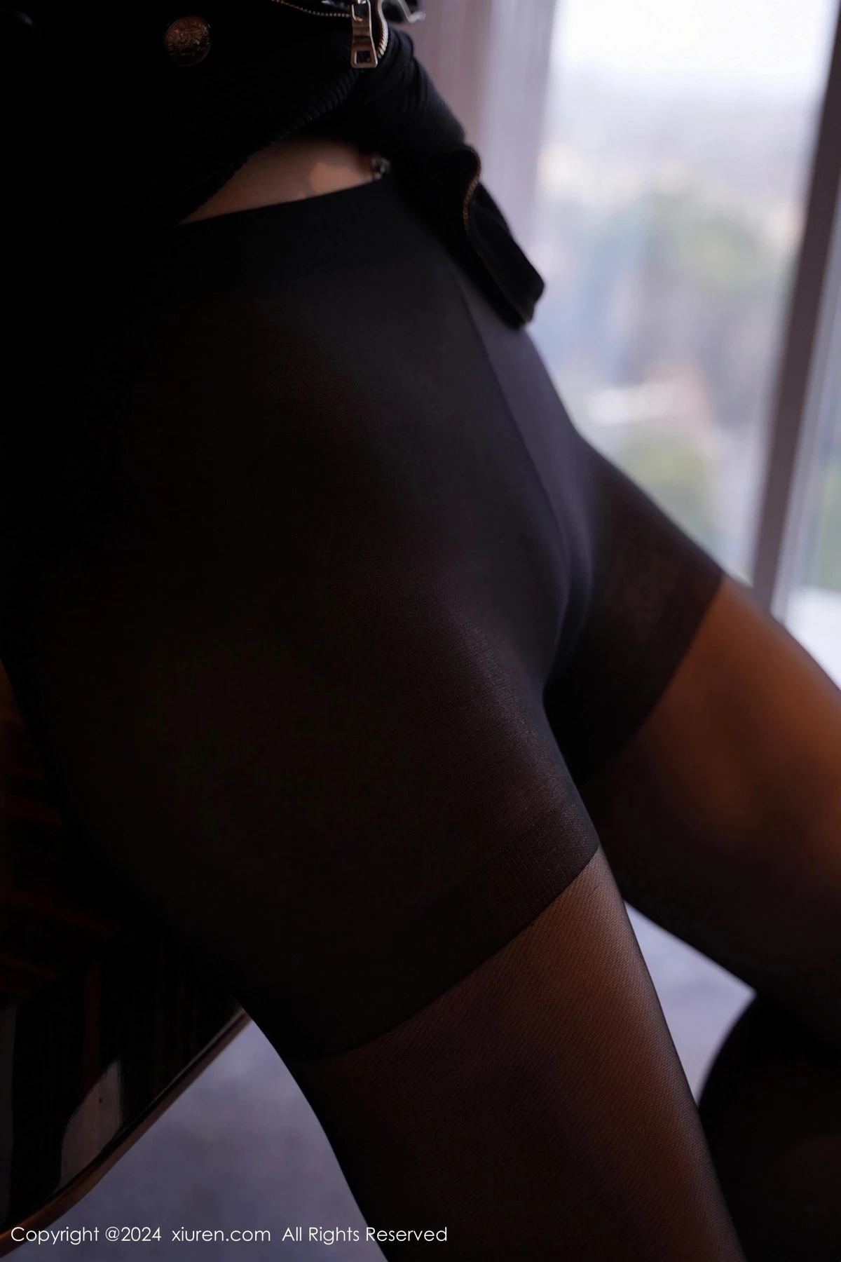 秀人集.com_[XiuRen秀人网]No.8170_模特蕾蕾醒了没性感黑色收身服饰配超薄黑丝秀丰腴身材诱惑写真80P