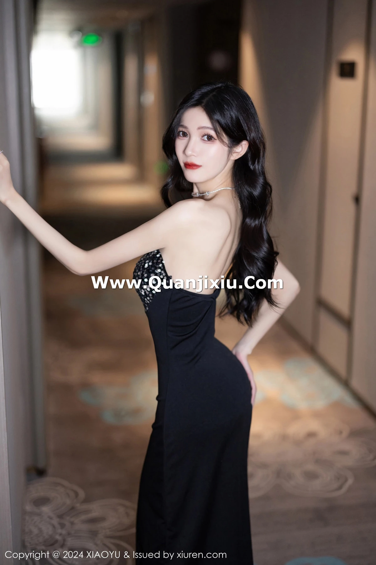 秀人集.com_[XiaoYu画语界]Vol.1212_模特程程程性感黑色露肩连衣长裙配超薄黑丝秀苗条身材诱惑写真85P