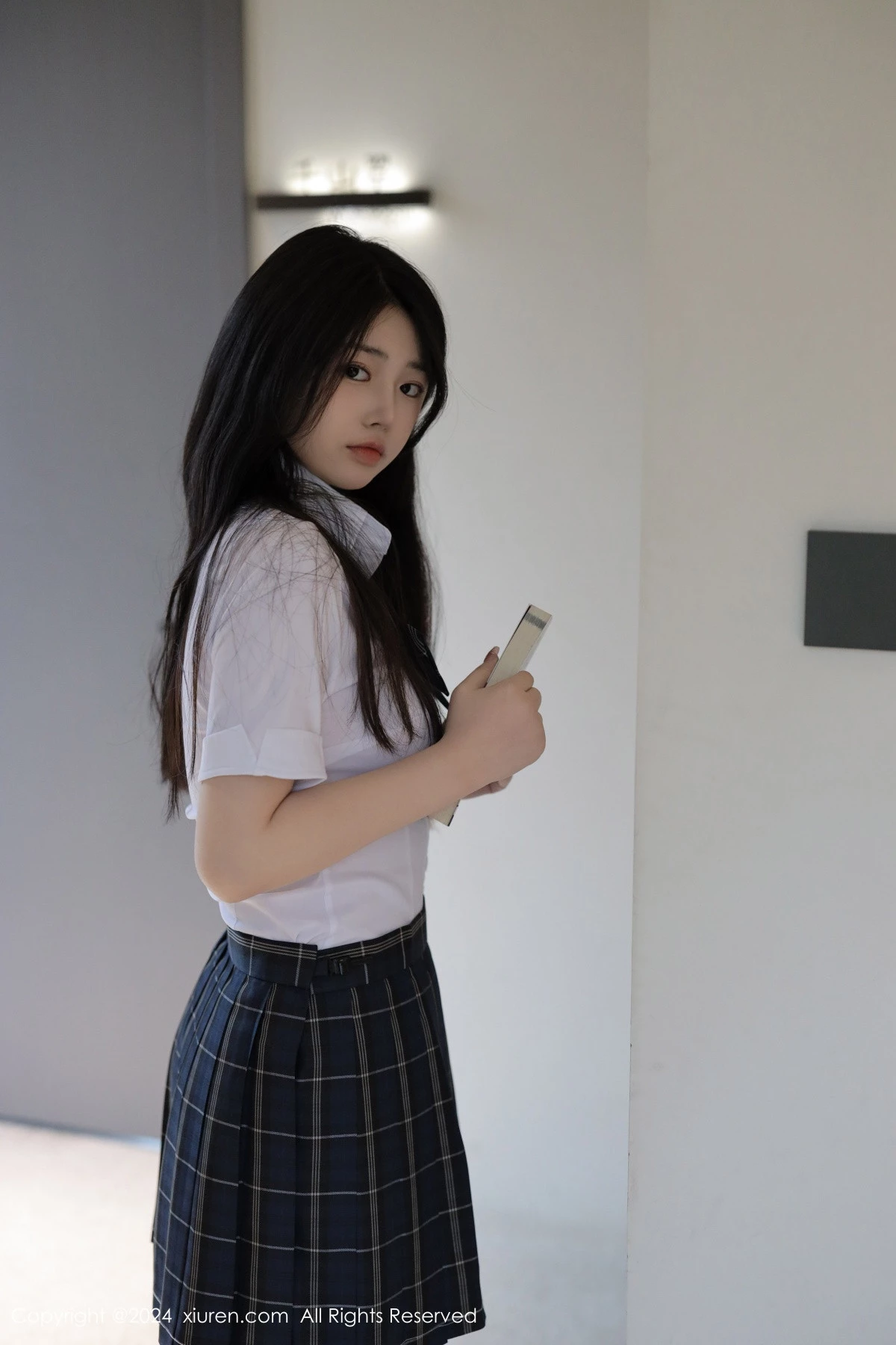 秀人集.com_[XiuRen秀人网]No.8173_模特陈小花性感白衬衫配黑色格子短裙秀曼妙身姿迷人诱惑写真83P