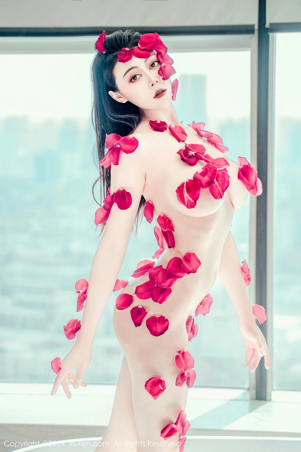 秀人集.com_[XiuRen秀人网]No.8175_新人模特瑜伽喵私房浴室玫瑰花瓣浴秀魔鬼曲线撩人诱惑写真63P
