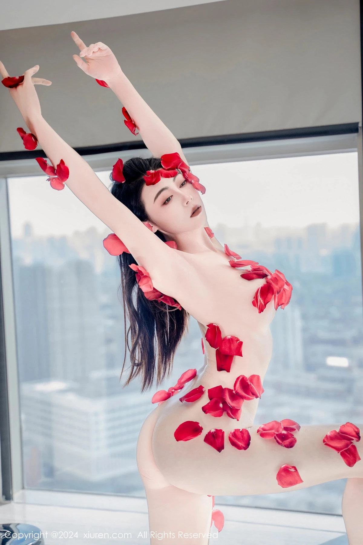 秀人集.com_[XiuRen秀人网]No.8175_新人模特瑜伽喵私房浴室玫瑰花瓣浴秀魔鬼曲线撩人诱惑写真63P