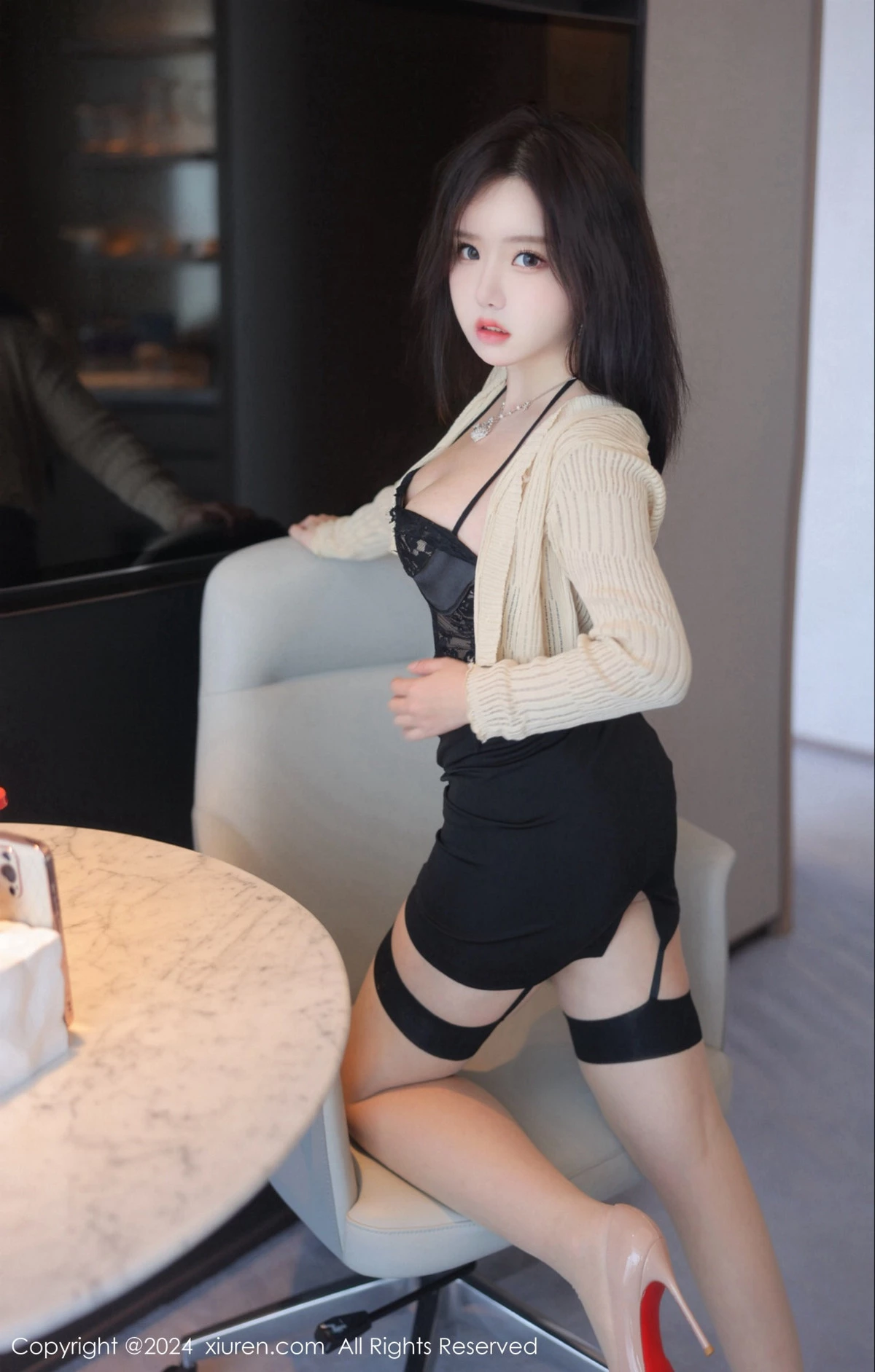 秀人集.com_[XiuRen秀人网]No.8181_模特小薯条nienie剧情演绎性感黑色蕾丝服饰秀惹火身材诱惑写真85P