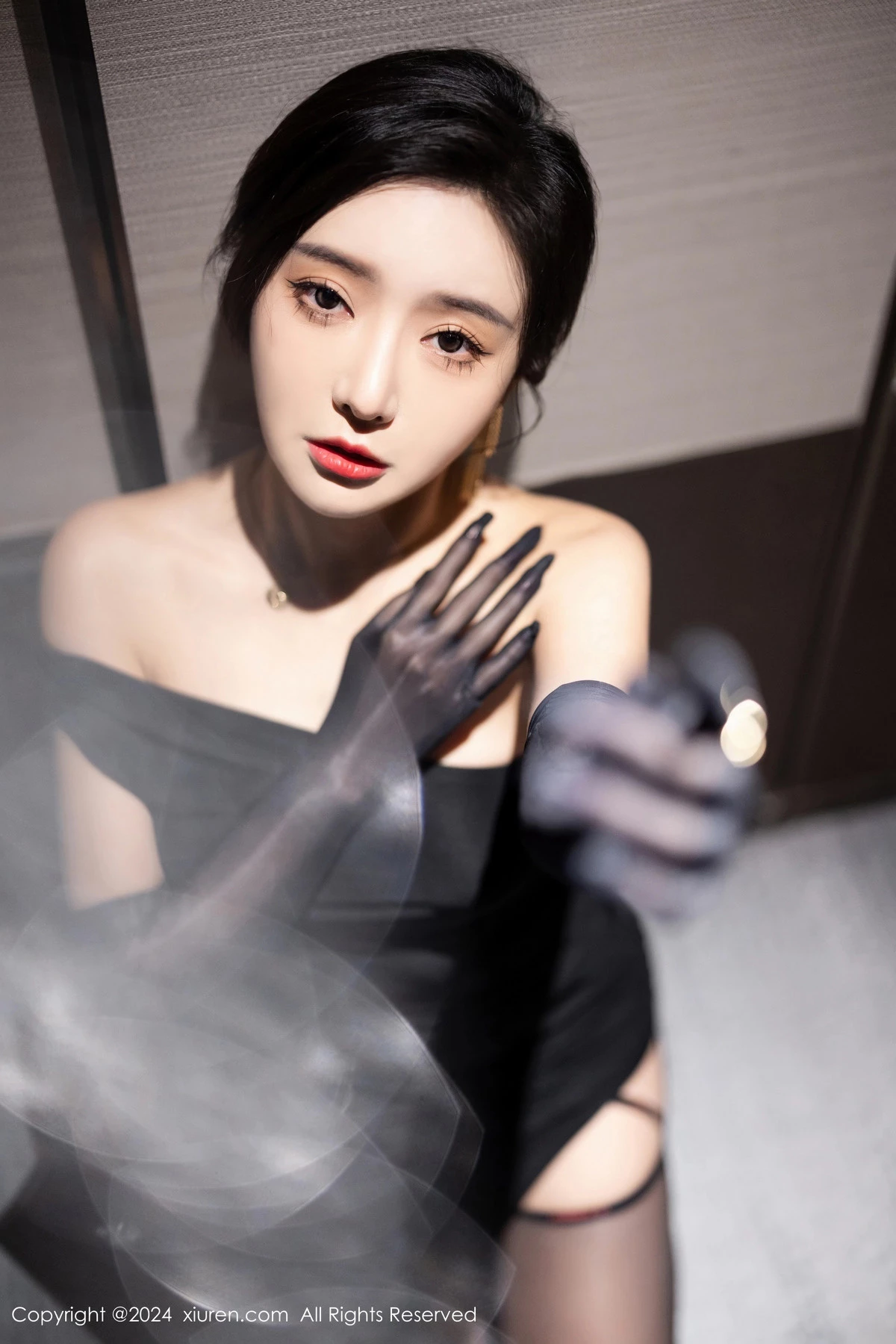 秀人集.com_[XiuRen秀人网]No.8194_女神王馨瑶yanni黑色连衣长裙+黑色轻透情趣服饰惹火诱惑写真82P