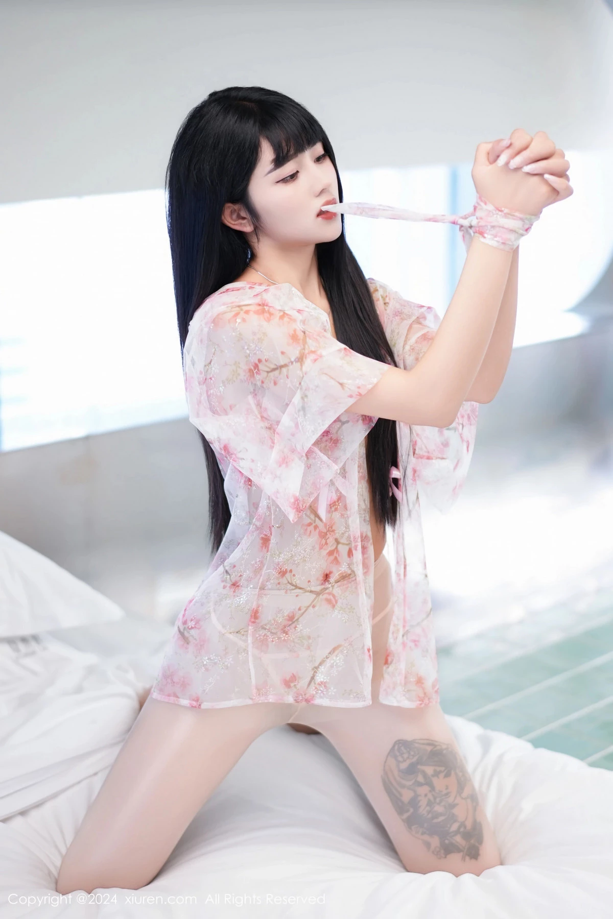 秀人集.com_[XiuRen秀人网]No.8190_新人模特赵可欣baby性感轻透花色情趣睡裙配超薄肉丝诱惑写真56P