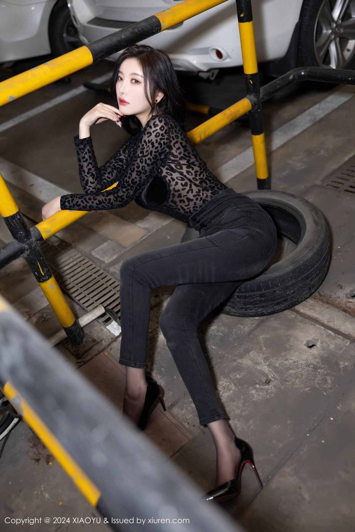 秀人集.com_[XiaoYu画语界]Vol.1216_女神杨晨晨Yome黑色豹纹配牛仔裤露性感黑色内衣完美诱惑写真88P