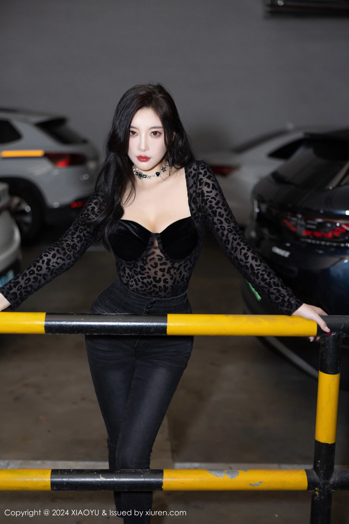 秀人集.com_[XiaoYu画语界]Vol.1216_女神杨晨晨Yome黑色豹纹配牛仔裤露性感黑色内衣完美诱惑写真88P