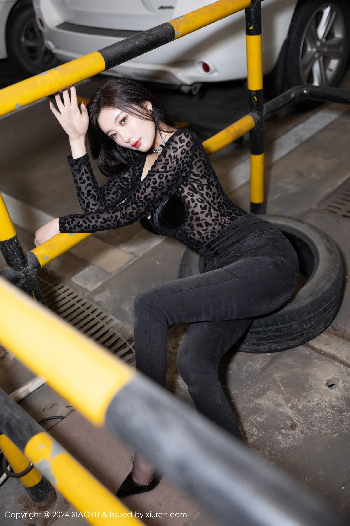 秀人集.com_[XiaoYu画语界]Vol.1216_女神杨晨晨Yome黑色豹纹配牛仔裤露性感黑色内衣完美诱惑写真88P