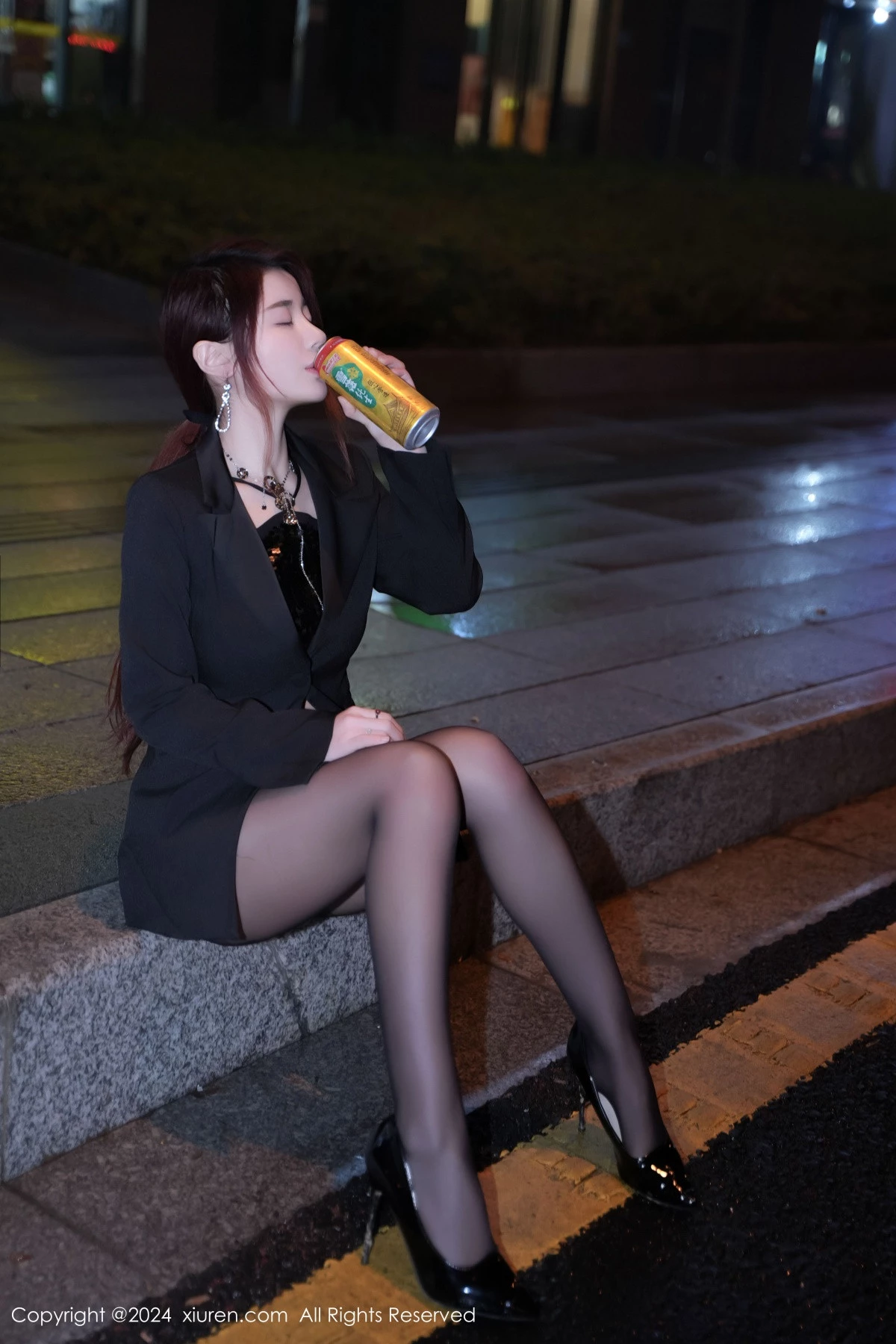 秀人集.com_[XiuRen秀人网]No.8199_模特美七Mia性感黑色内衣服饰配超薄黑丝秀丰腴身材惹火诱惑写真69P