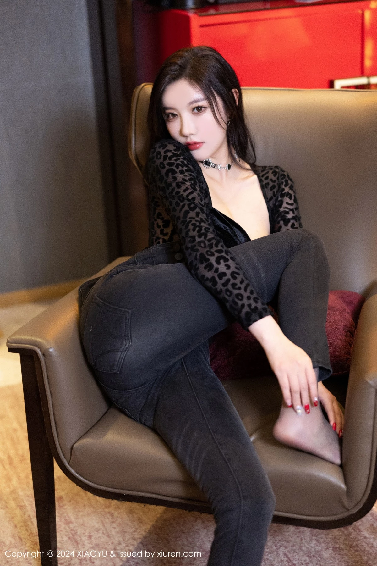 秀人集.com_[XiaoYu画语界]Vol.1216_女神杨晨晨Yome黑色豹纹配牛仔裤露性感黑色内衣完美诱惑写真88P