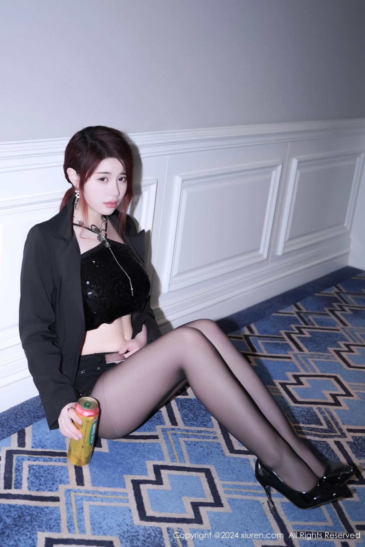 秀人集.com_[XiuRen秀人网]No.8199_模特美七Mia性感黑色内衣服饰配超薄黑丝秀丰腴身材惹火诱惑写真69P