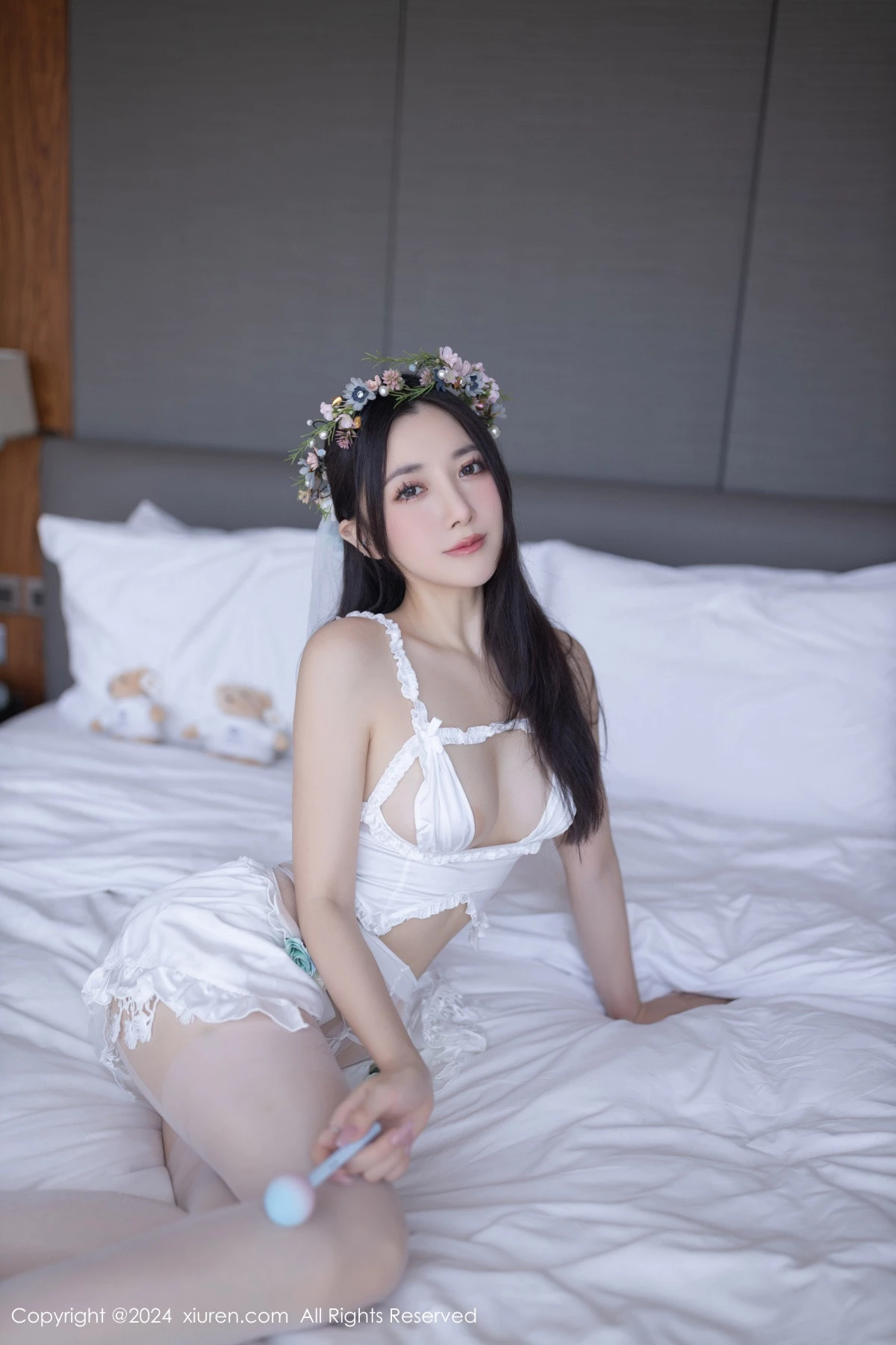 秀人集.com_[XiuRen秀人网]No.8201_模特鱼子酱Fish泰国旅拍性感白色内衣配白丝袜秀曼妙身姿诱惑写真80P