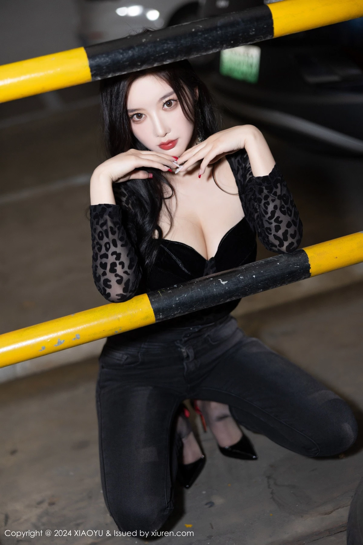 秀人集.com_[XiaoYu画语界]Vol.1216_女神杨晨晨Yome黑色豹纹配牛仔裤露性感黑色内衣完美诱惑写真88P