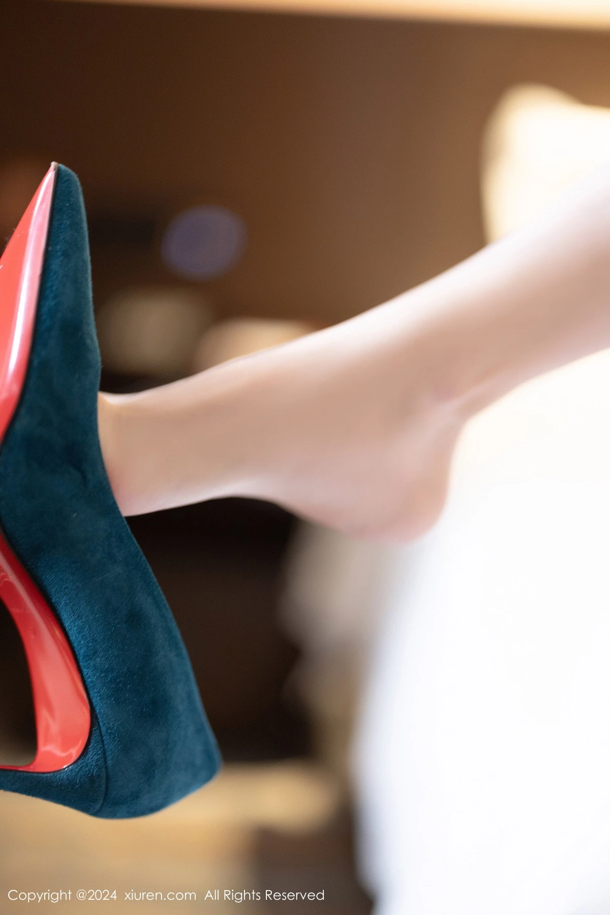 秀人集.com_[XiuRen秀人网]No.8208_模特梦心玥淡蓝露肩连衣短裙+古典薄纱服饰秀曼妙身姿诱惑写真81P