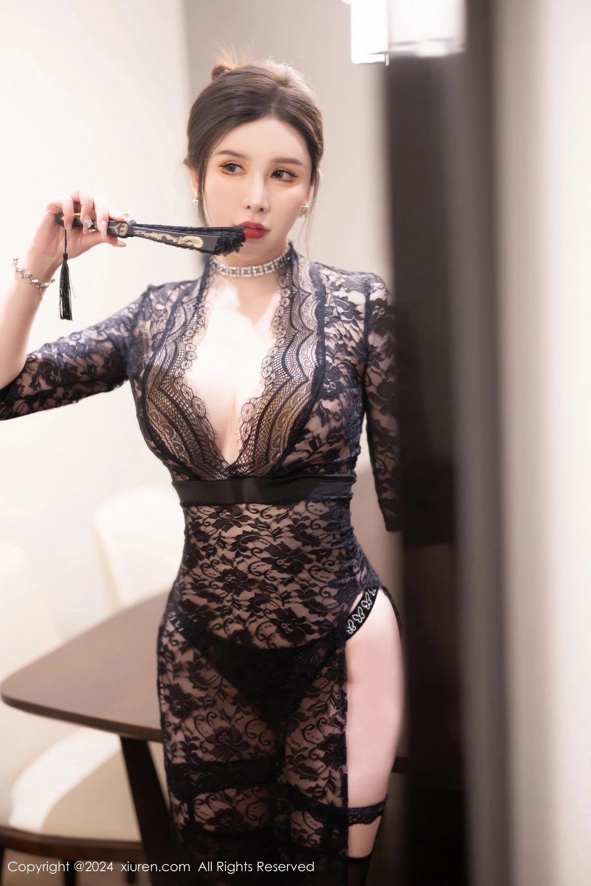 秀人集.com_[XiuRen秀人网]No.8222_女神李丽莎性感黑色蕾丝连体服饰配黑丝袜秀完美身材诱惑写真72P