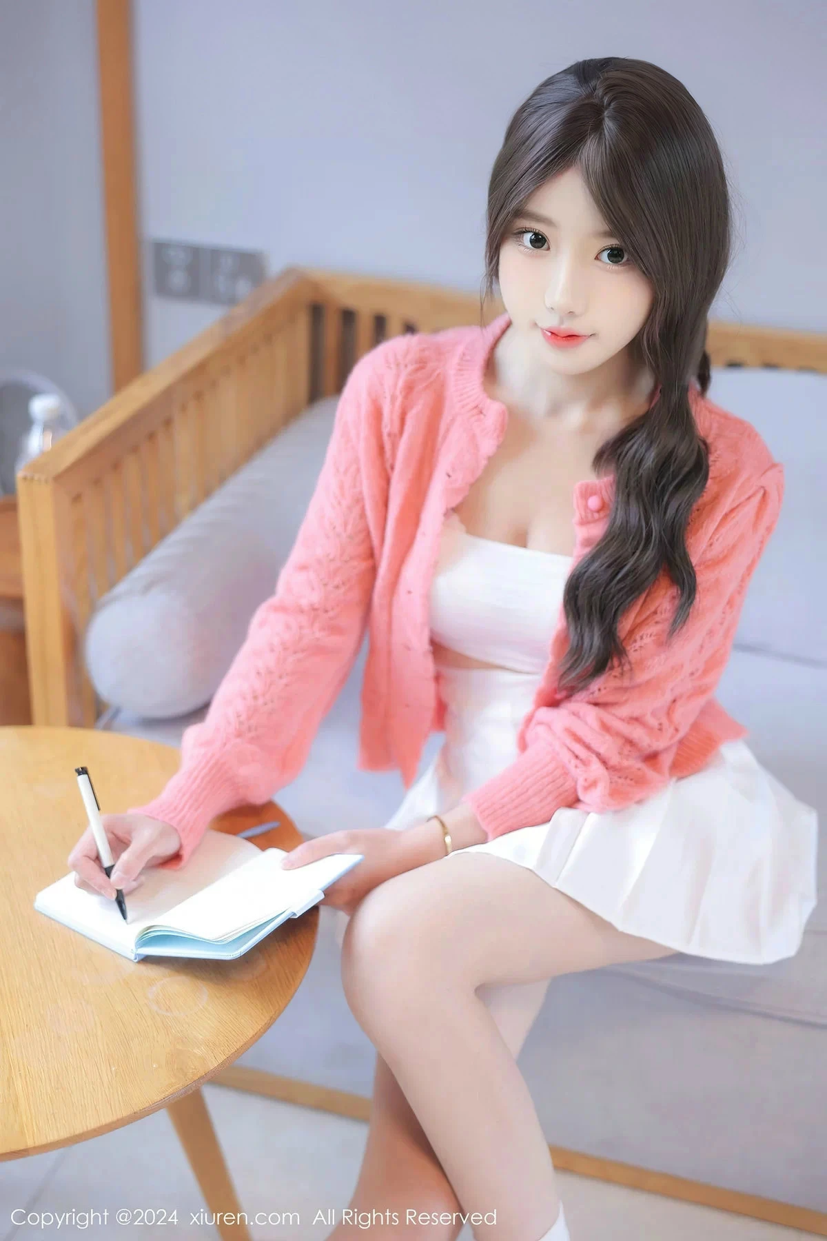 秀人集.com_[XiuRen秀人网]No.8241_模特桃妖夭外拍场景性感粉色服饰露粉色内衣秀曼妙身姿诱惑写真103P