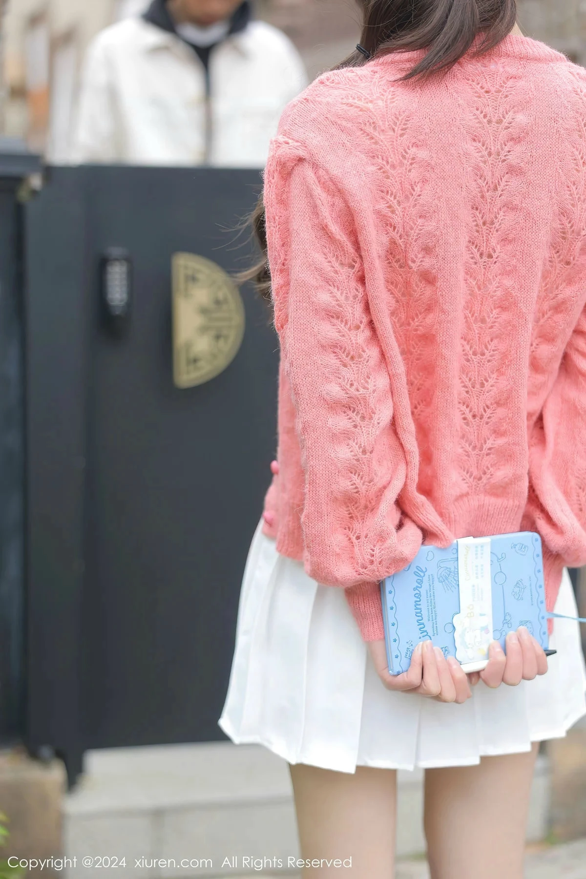 秀人集.com_[XiuRen秀人网]No.8241_模特桃妖夭外拍场景性感粉色服饰露粉色内衣秀曼妙身姿诱惑写真103P