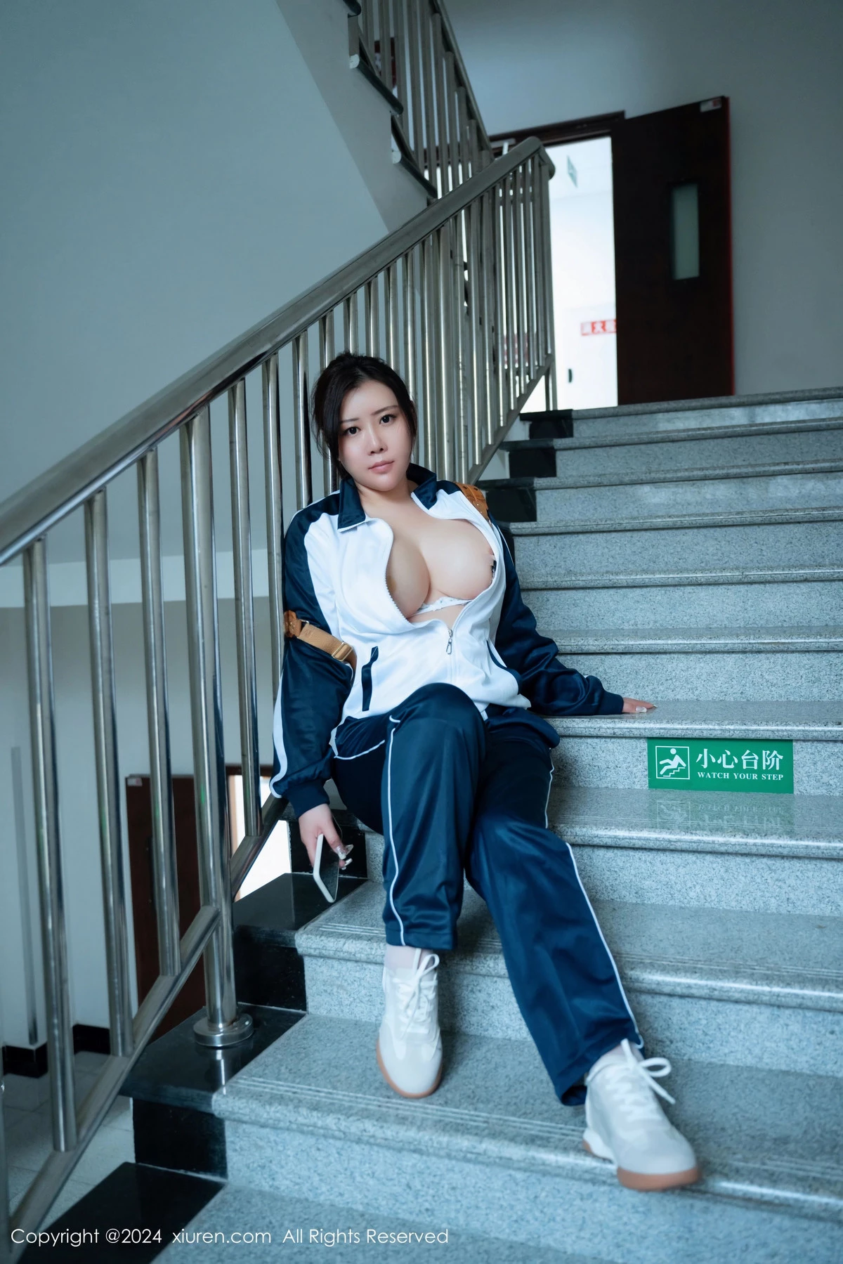 秀人集.com_[XiuRen秀人网]No.8122_模特王婉悠Queen教师场景性感学生制服秀丰腴身材惹火诱惑写真80P