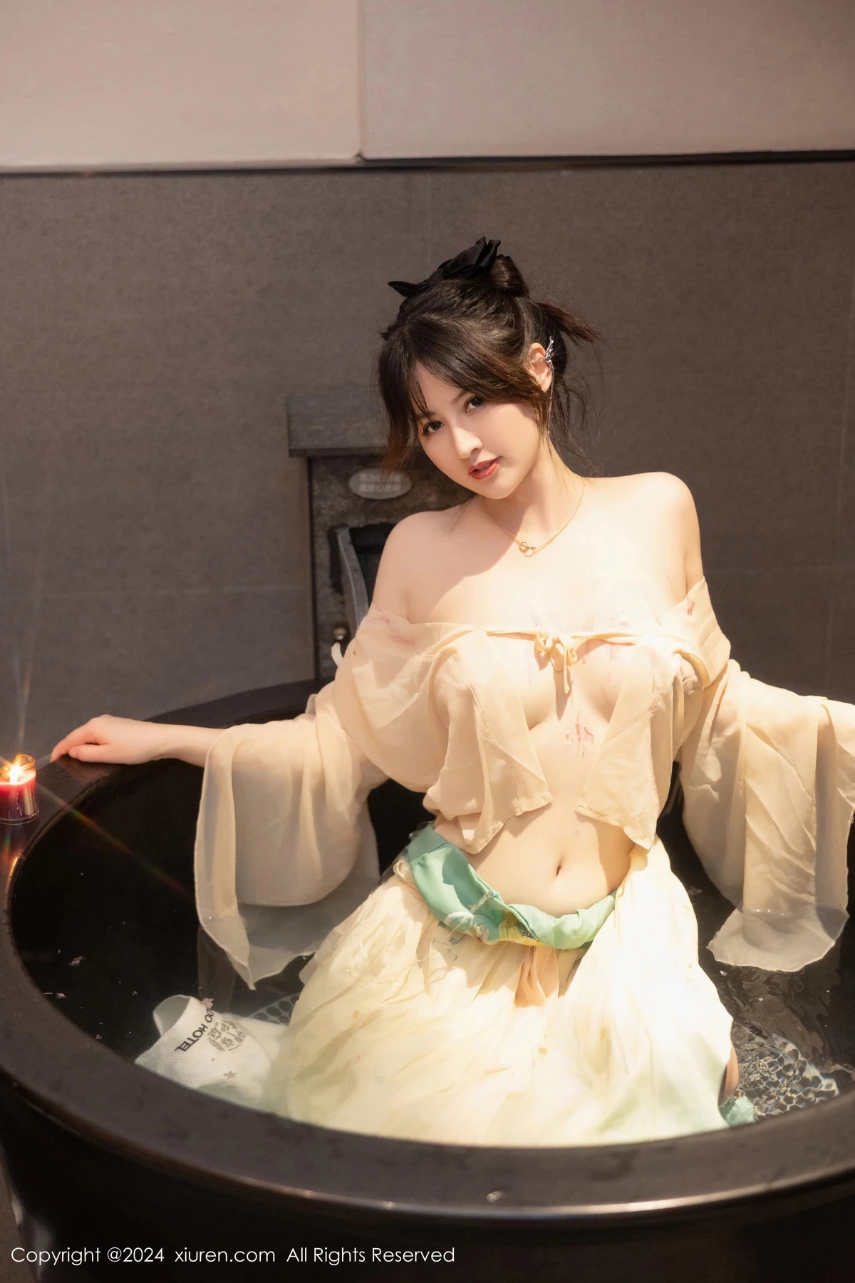 秀人集.com_[XiuRen秀人网]No.8128_模特诗诗kiki浴室场景性感古装情趣服饰秀丰腴有致身材诱惑写真82P