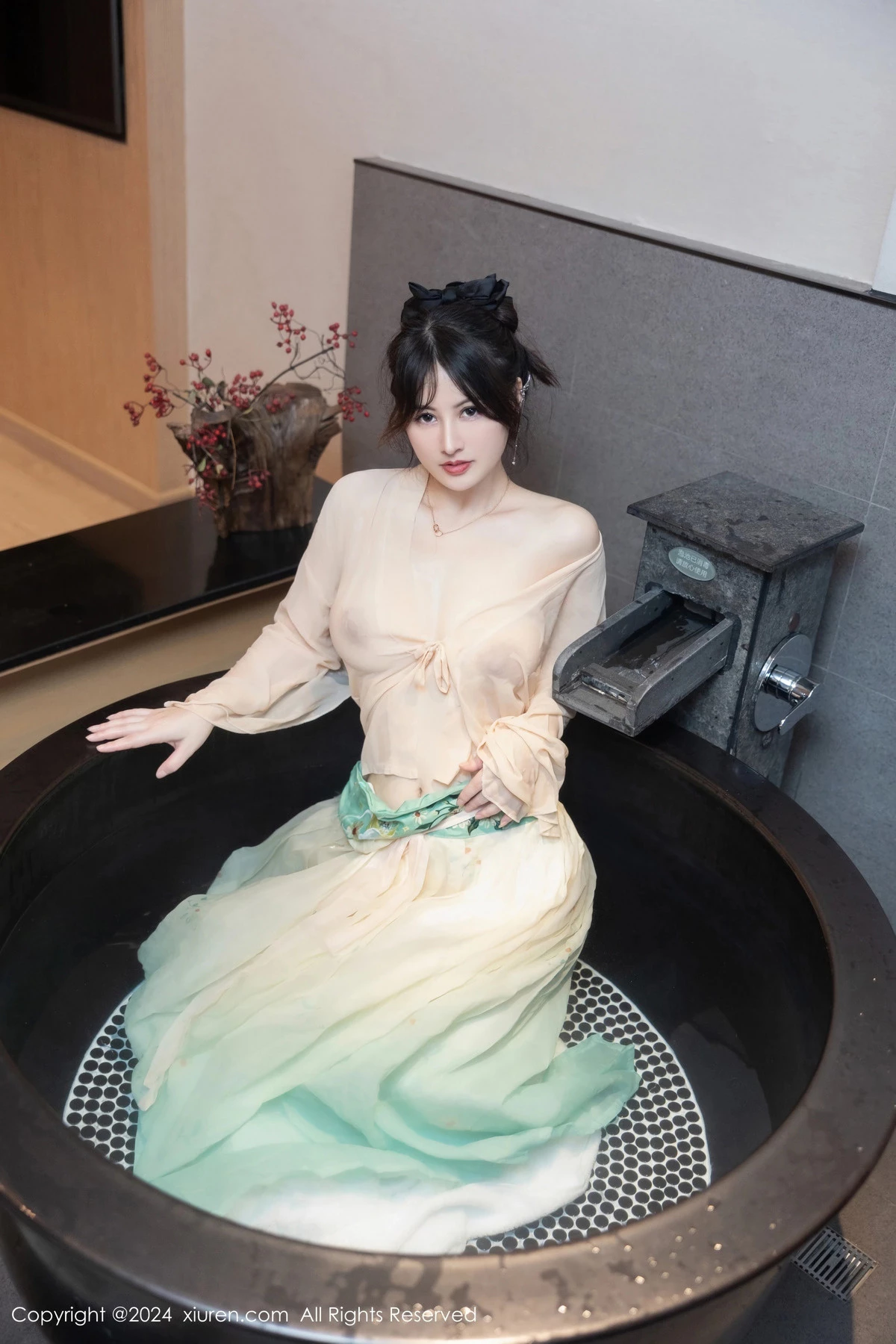 秀人集.com_[XiuRen秀人网]No.8128_模特诗诗kiki浴室场景性感古装情趣服饰秀丰腴有致身材诱惑写真82P