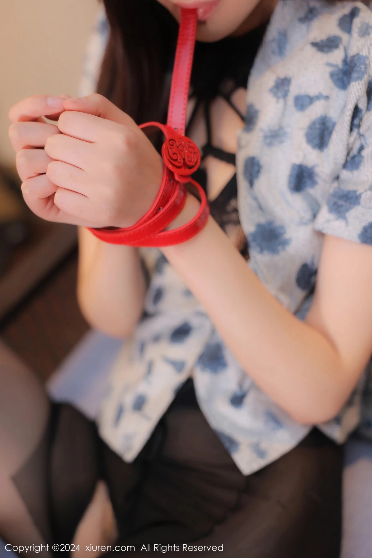 秀人集.com_[XiuRen秀人网]No.8125_模特晚苏susu性感空姐制服露黑色蕾丝内衣配超薄黑丝魅惑写真81P