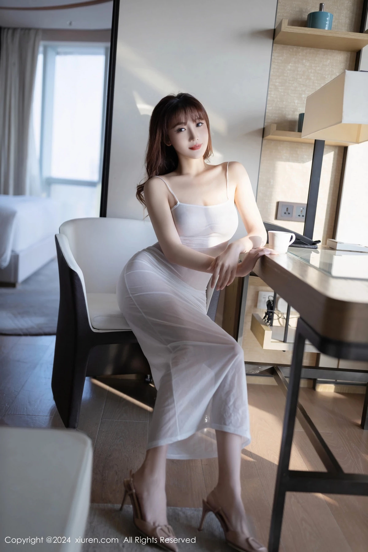 秀人集.com_[XiuRen秀人网]No.8131_模特陆萱萱性感白色轻透吊带长裙真空秀惹火身材极致诱惑写真80P