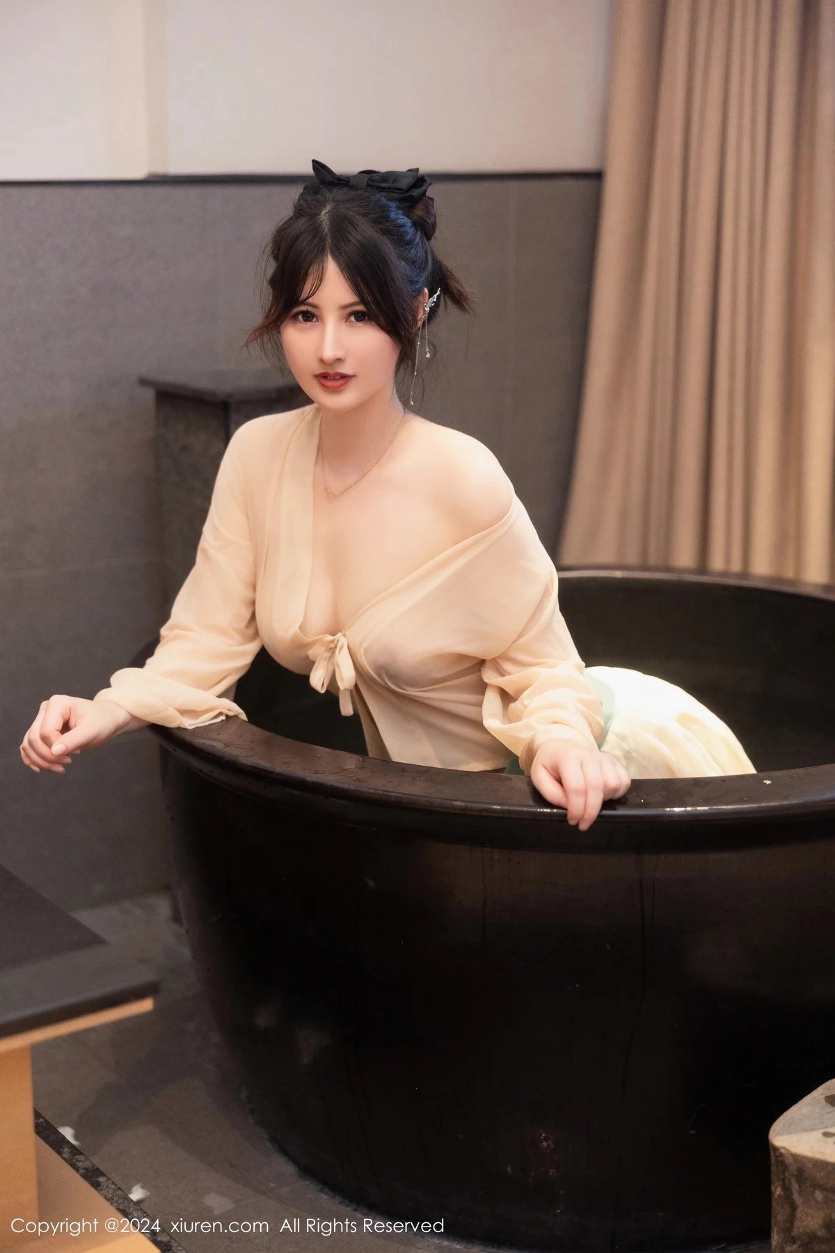 秀人集.com_[XiuRen秀人网]No.8128_模特诗诗kiki浴室场景性感古装情趣服饰秀丰腴有致身材诱惑写真82P