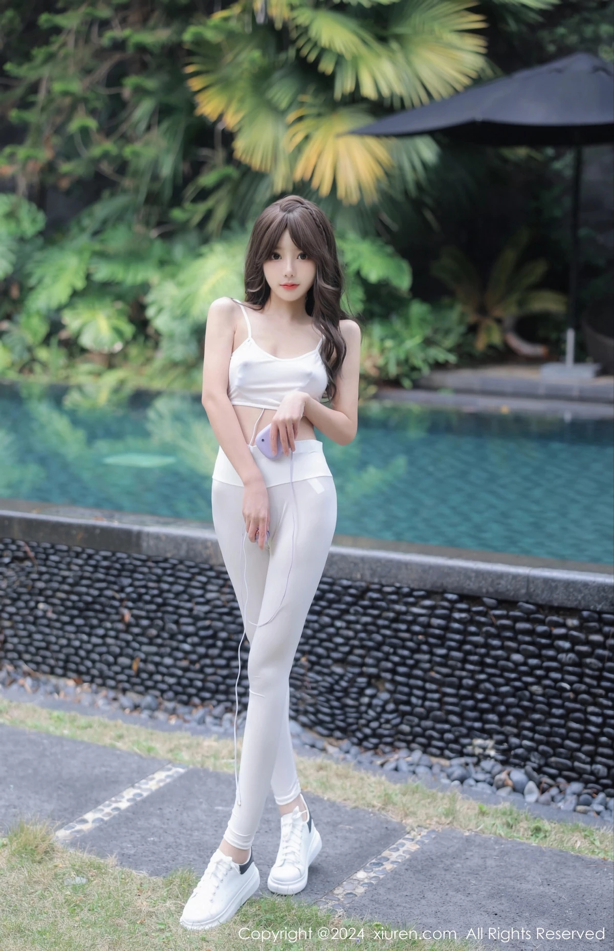 秀人集.com_[XiuRen秀人网]No.8132_模特桃妖夭户外白色内衣配性感白色露臀裤秀曼妙身姿诱惑写真78P