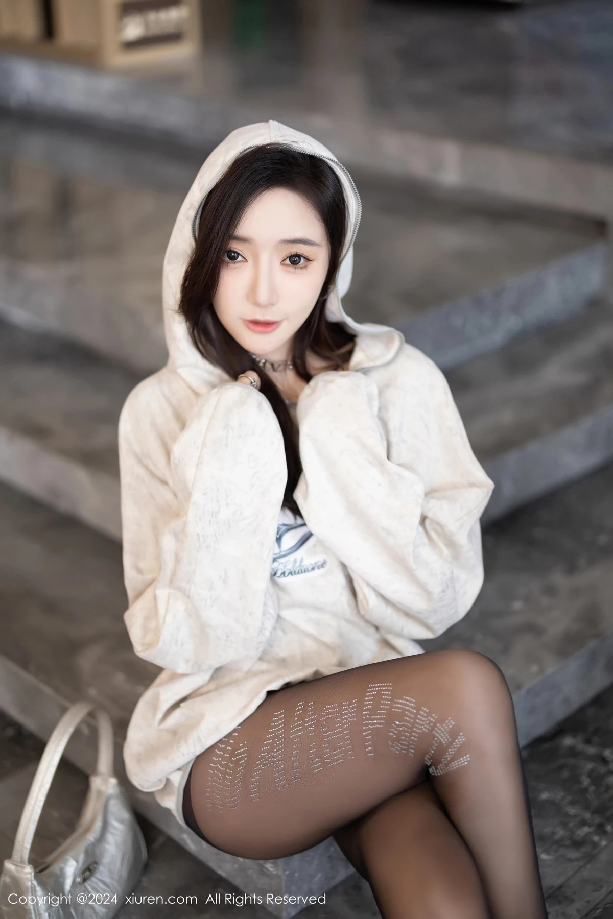 秀人集.com_[XiuRen秀人网]No.8135_女神王馨瑶yanni脱外套露性感情趣内衣配超薄黑丝迷人诱惑写真80P