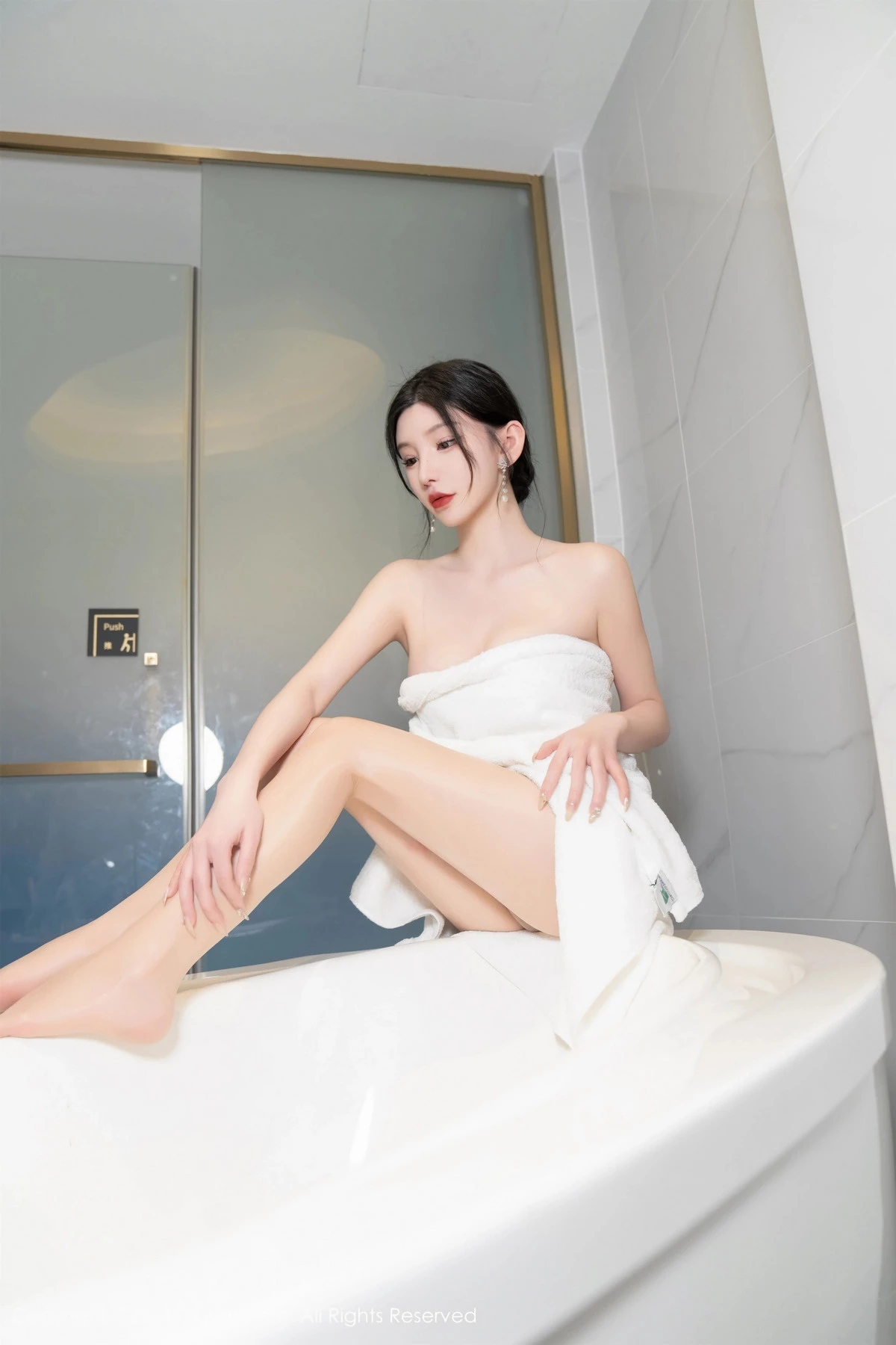 秀人集.com_[XiuRen秀人网]No.8136_女神周于希Sally会所剧情灰色上衣配超薄闪亮肉丝撩人诱惑写真91P