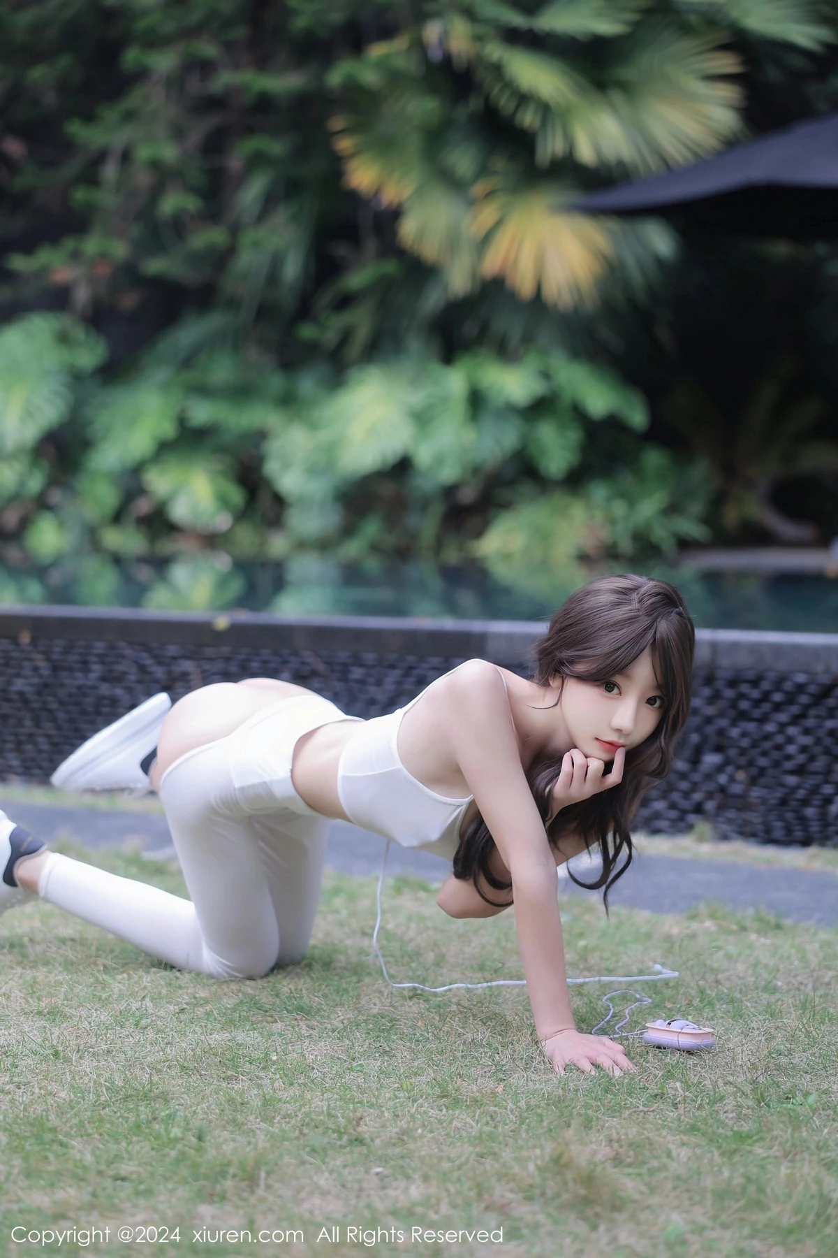 秀人集.com_[XiuRen秀人网]No.8132_模特桃妖夭户外白色内衣配性感白色露臀裤秀曼妙身姿诱惑写真78P