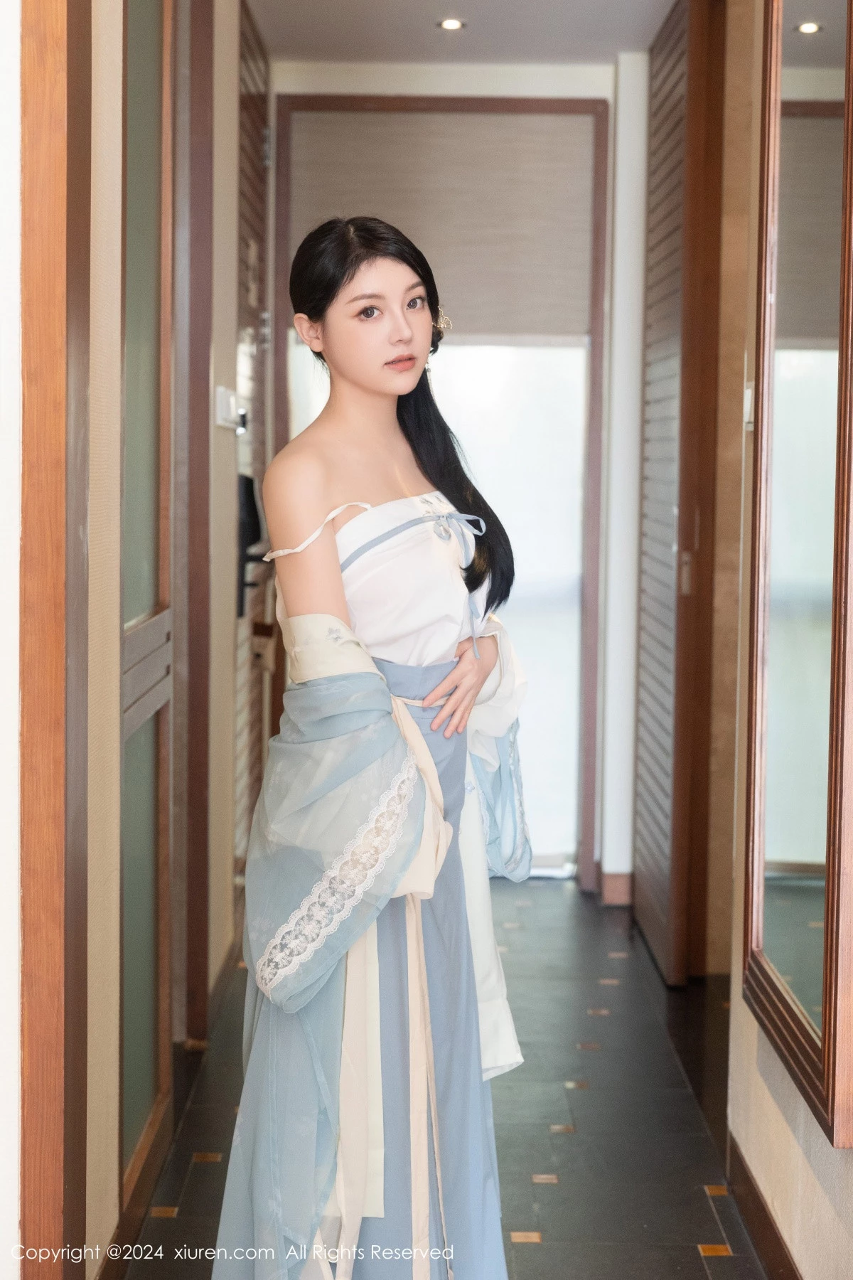 秀人集.com_[XiuRen秀人网]No.8137_模特合集女神豆瓣酱性感姐妹花私房情趣古典服饰完美诱惑写真84P