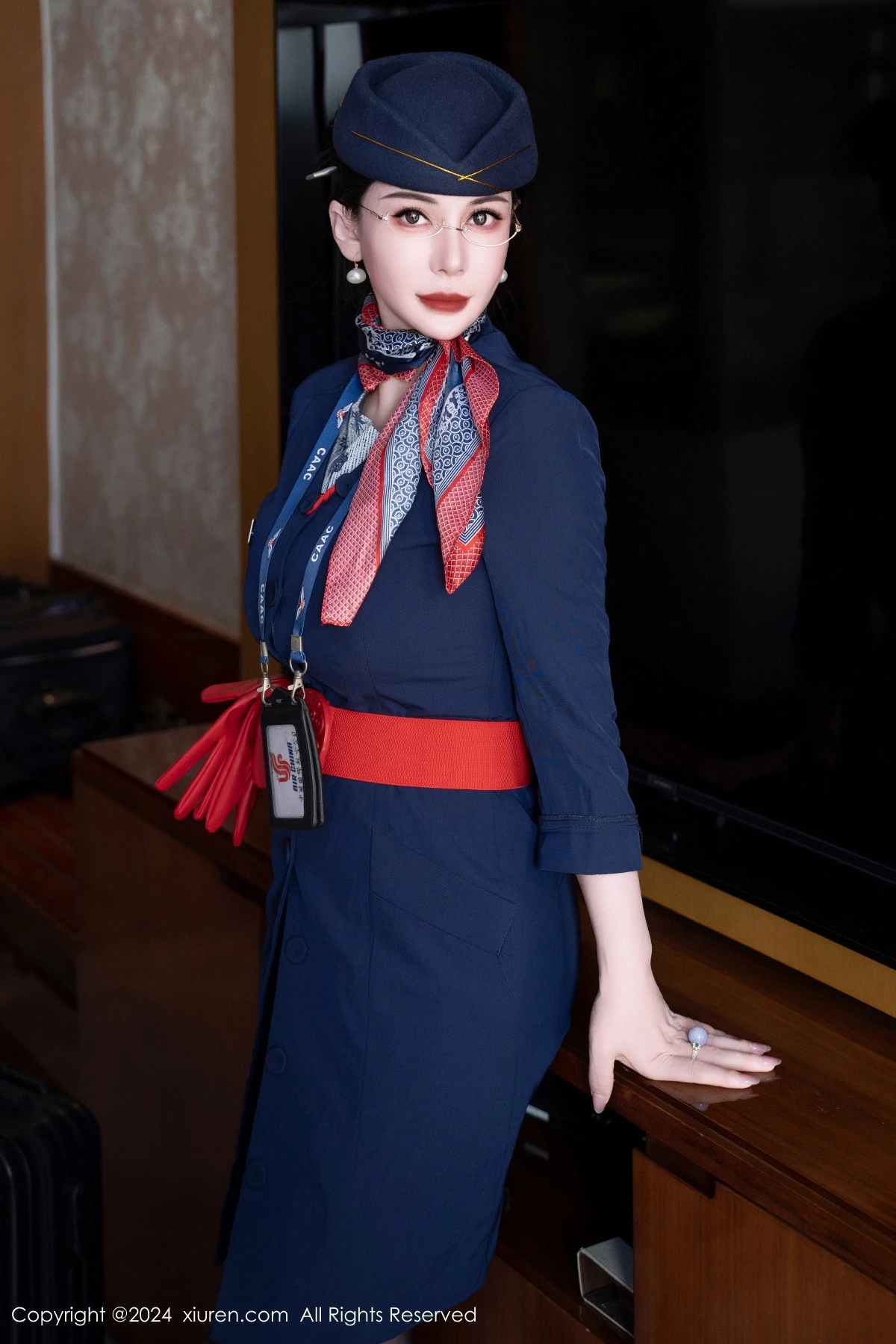 秀人集.com_[XiuRen秀人网]No.8253_模特悦悦姐性感空姐制服露红色内衣配黑丝袜秀魔鬼身材诱惑写真75P