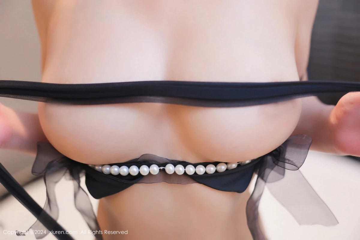 秀人集.com_[XiuRen秀人网]No.8295_模特金小依性感黑色连衣裙露黑色内衣配超薄黑丝秀美腿诱惑写真78P