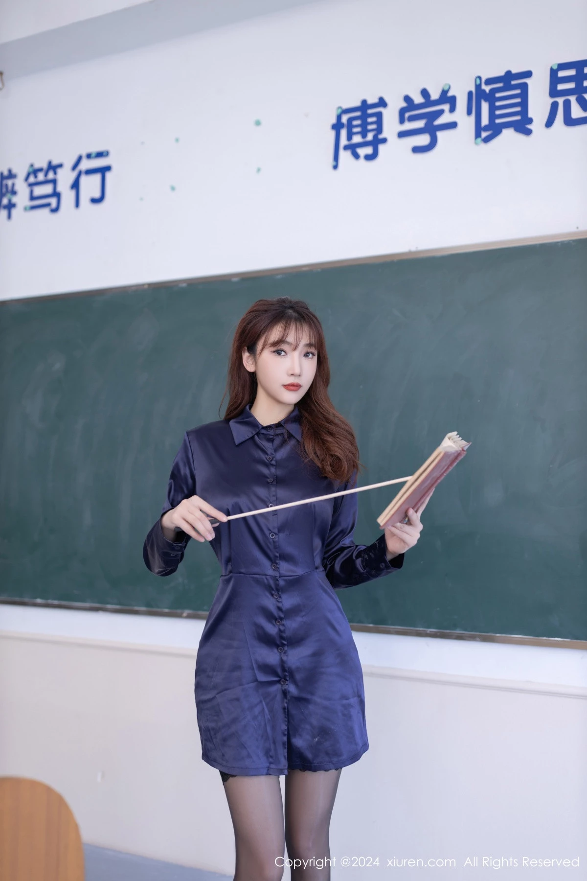 秀人集.com_[XiuRen秀人网]No.8309_模特陆萱萱性感深蓝色连衣短裙露豹纹内衣秀柔美身姿诱惑写真80P