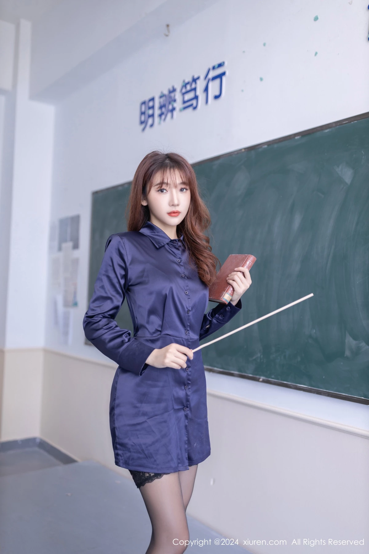 秀人集.com_[XiuRen秀人网]No.8309_模特陆萱萱性感深蓝色连衣短裙露豹纹内衣秀柔美身姿诱惑写真80P