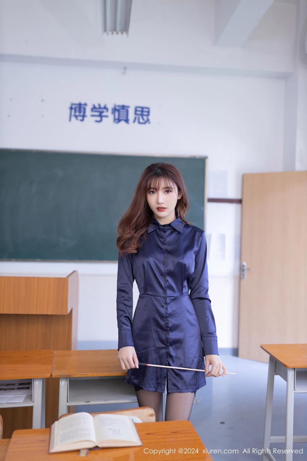 秀人集.com_[XiuRen秀人网]No.8309_模特陆萱萱性感深蓝色连衣短裙露豹纹内衣秀柔美身姿诱惑写真80P