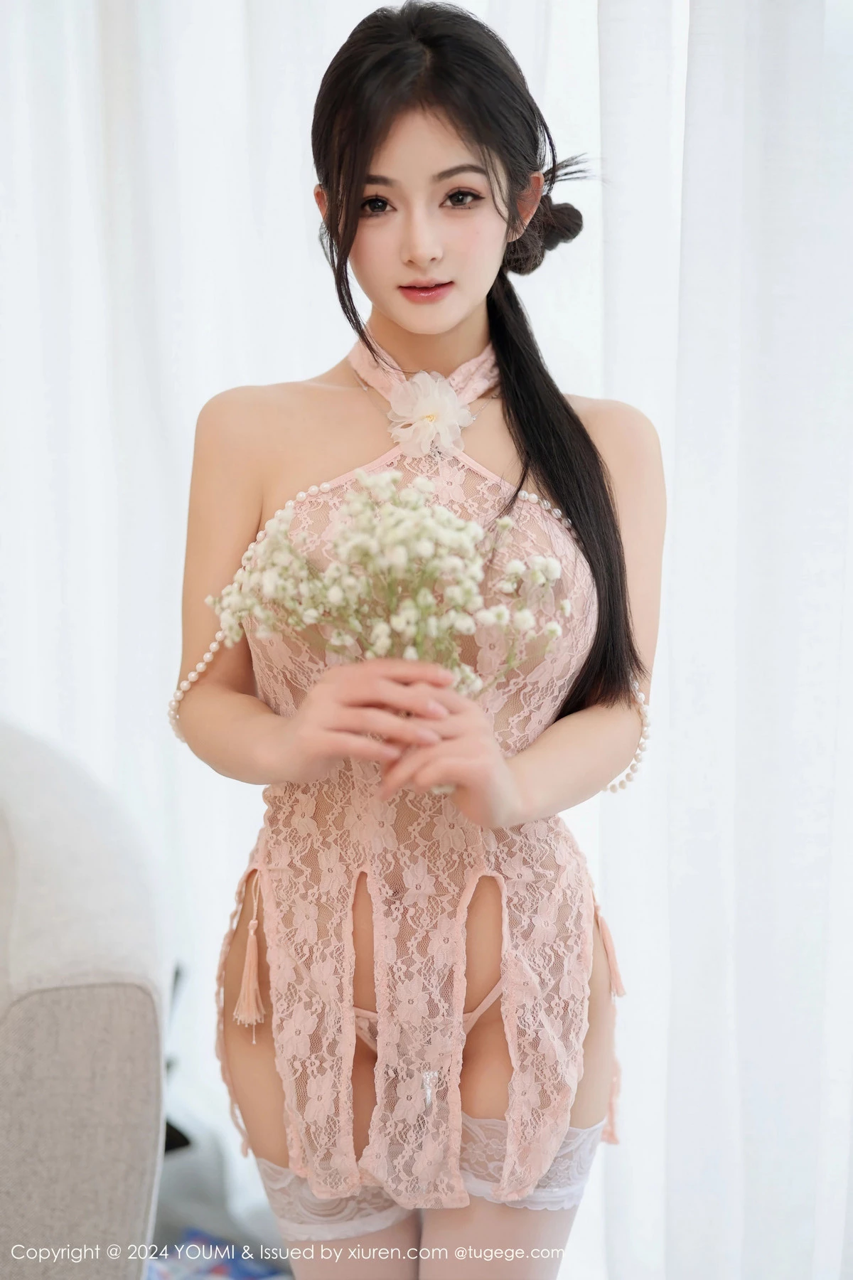 秀人集.com_[YouMi尤蜜荟]Vol.1045_模特小茶茶tea粉色轻透蕾丝情趣睡裙配白丝袜秀惹火身段诱惑写真85P