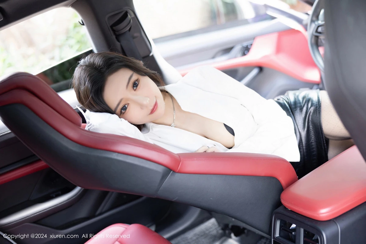 秀人集.com_[XiuRen秀人网]No.8314_女神王馨瑶yanni性感白衬衫配黑短裙露超薄黑丝秀美腿诱惑写真80P