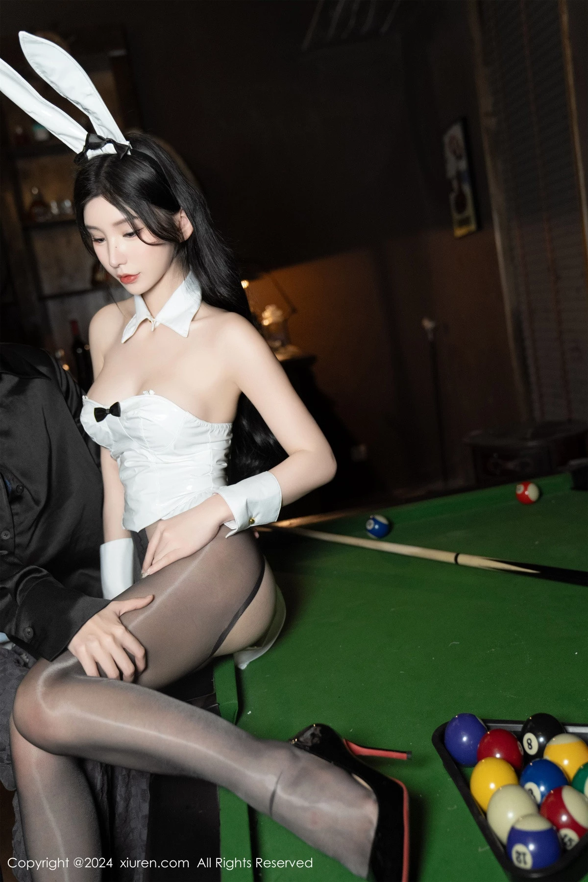 秀人集.com_[XiuRen秀人网]No.8318_女神周于希Sally白色皮质高叉连体衣配开档黑丝秀美腿诱惑写真107P